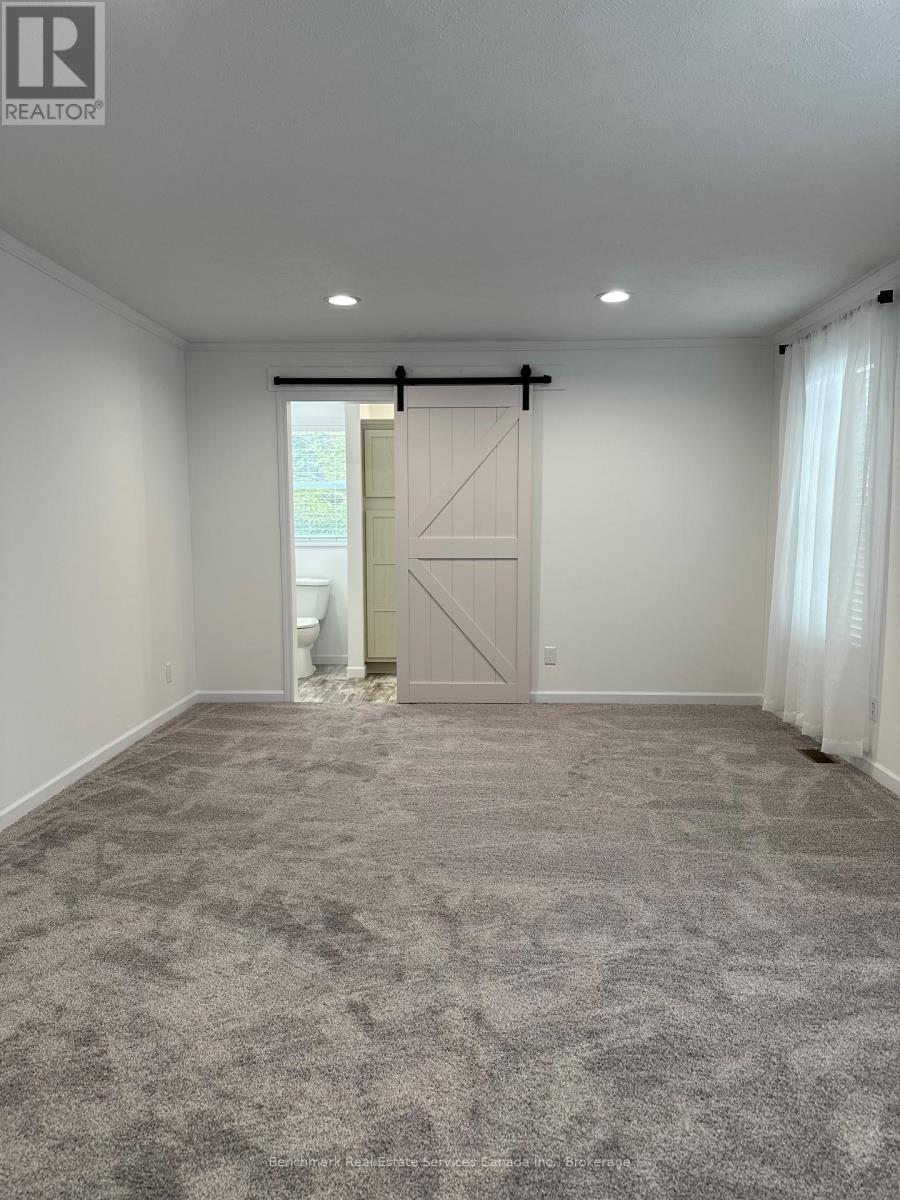 212 Spruce Drive, West Grey, Ontario N4N 3B8 - Photo 10 - X12955742