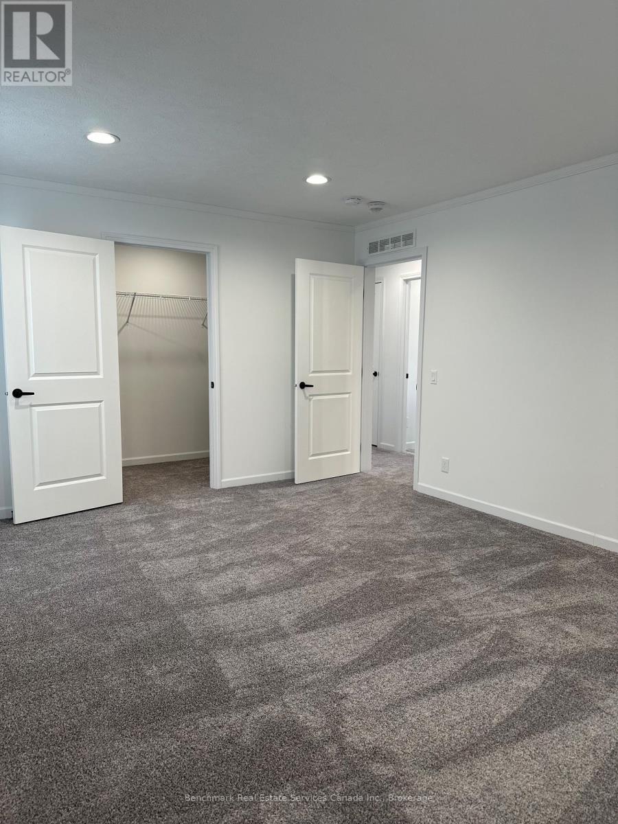 212 Spruce Drive, West Grey, Ontario N4N 3B8 - Photo 11 - X12955742