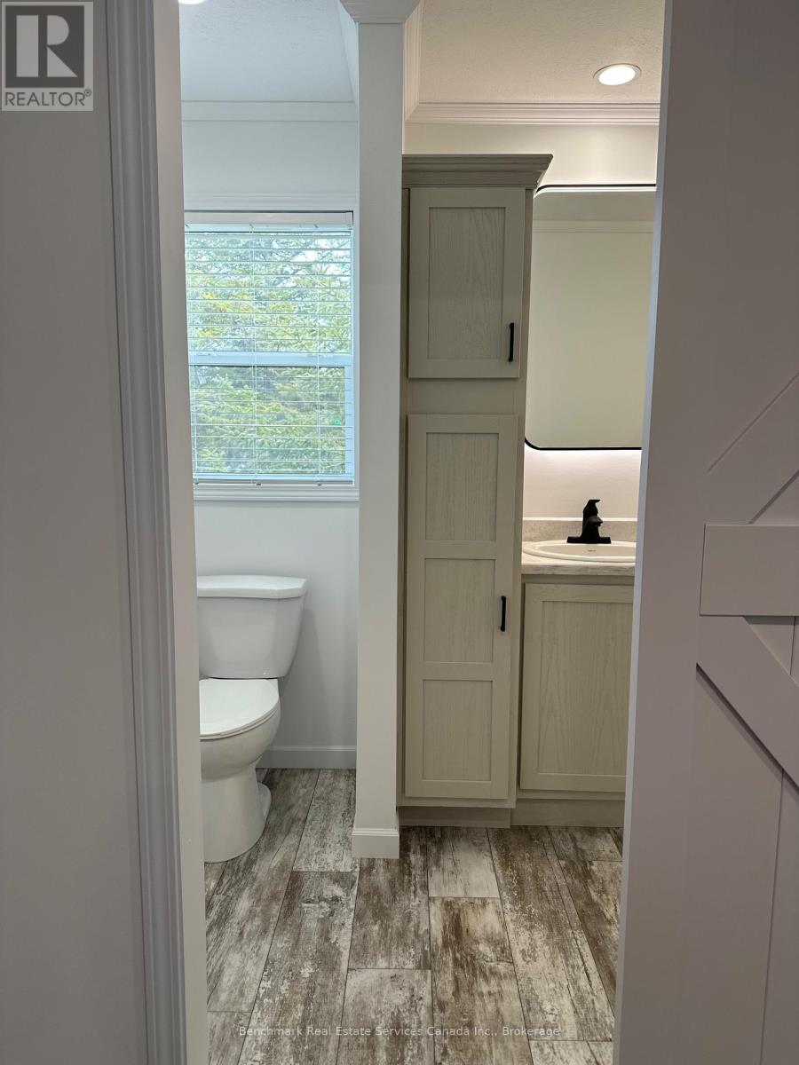 212 Spruce Drive, West Grey, Ontario N4N 3B8 - Photo 12 - X12955742