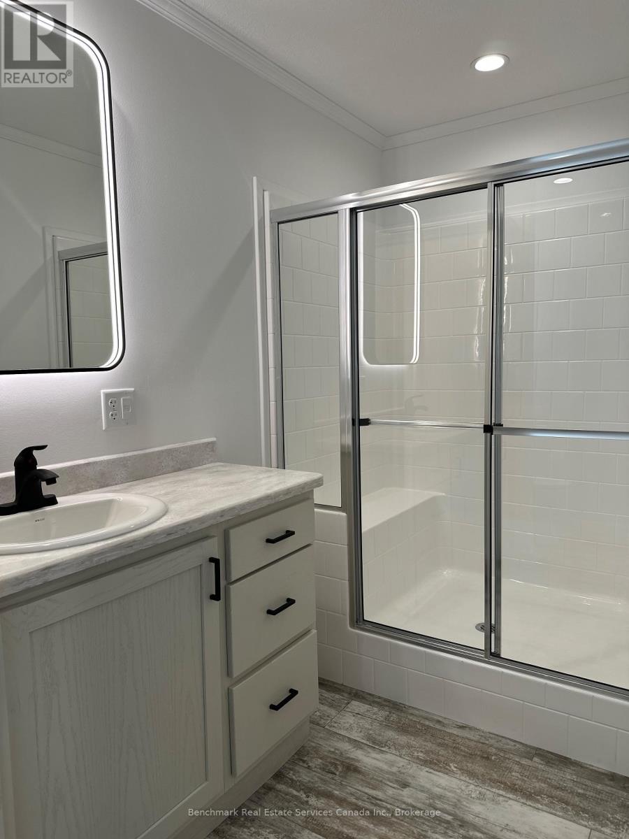 212 Spruce Drive, West Grey, Ontario N4N 3B8 - Photo 13 - X12955742