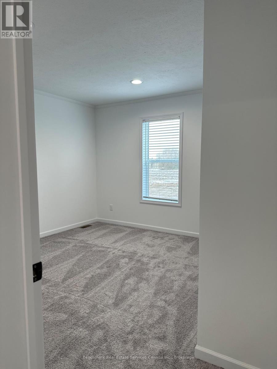 212 Spruce Drive, West Grey, Ontario N4N 3B8 - Photo 14 - X12955742