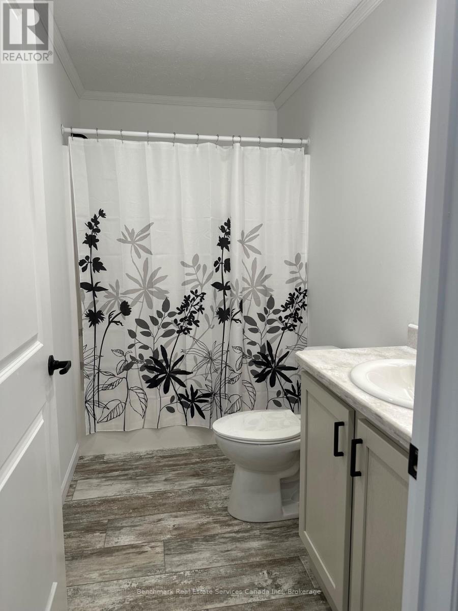 212 Spruce Drive, West Grey, Ontario N4N 3B8 - Photo 15 - X12955742