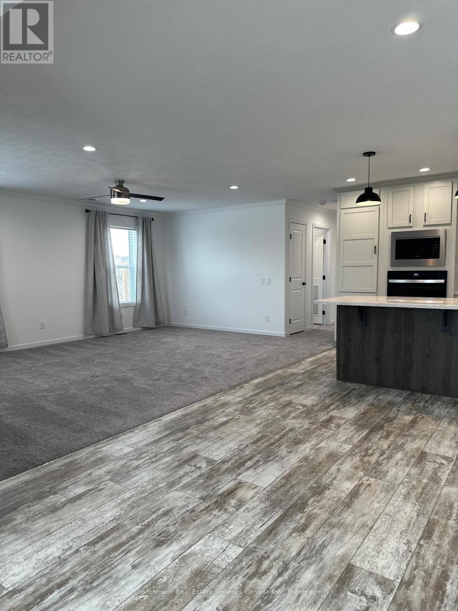 212 Spruce Drive, West Grey, Ontario N4N 3B8 - Photo 7 - X12955742