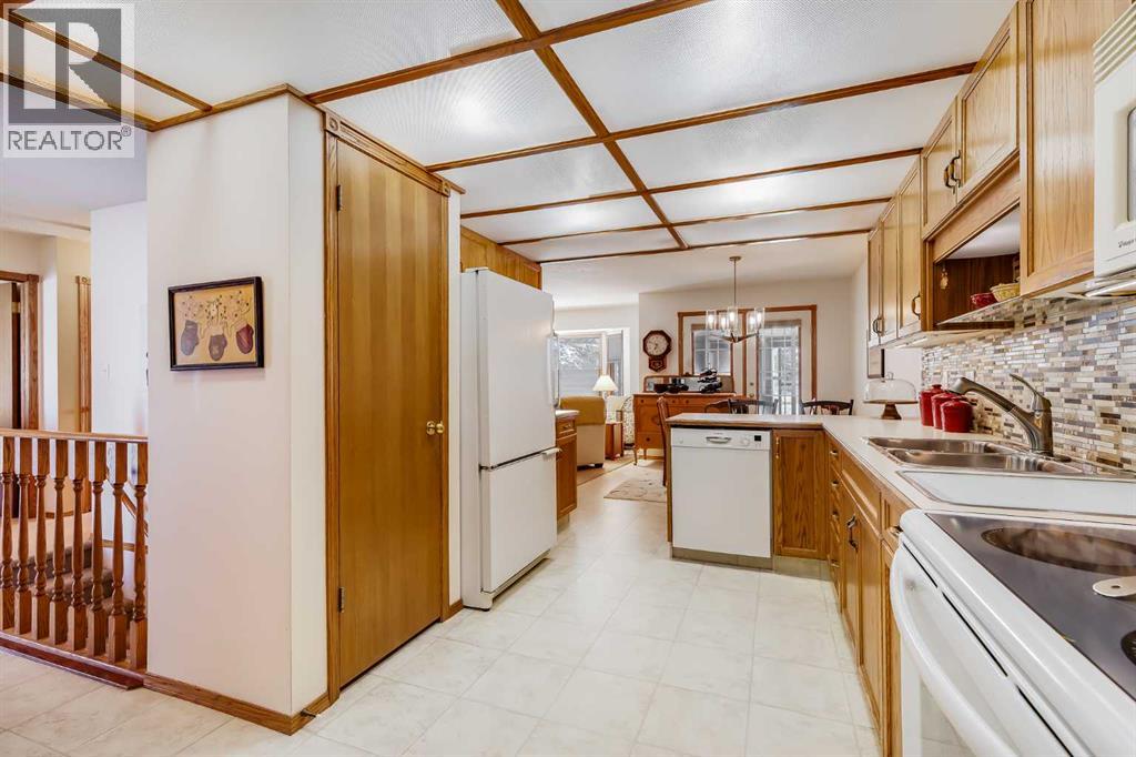 4118 Silverpark Estates Close, Olds, Alberta  T4H 1B4 - Photo 11 - A2286920