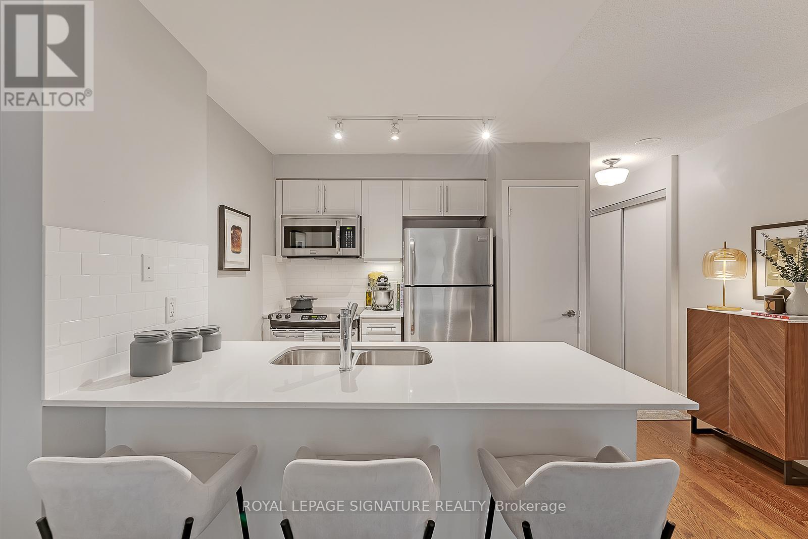 N210 - 1169 Queen Street W, Toronto, Ontario  M6J 1J4 - Photo 12 - C12955702