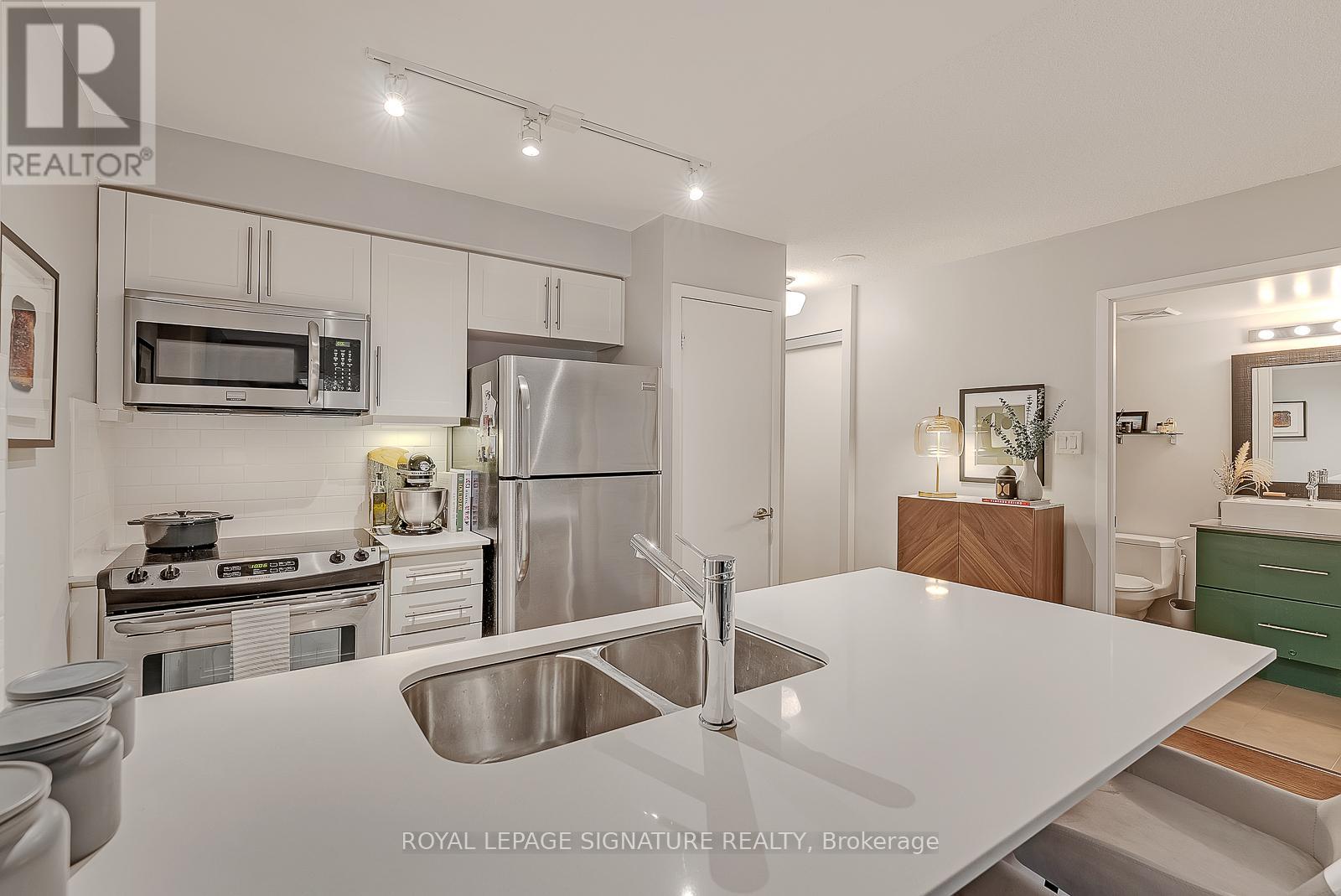 N210 - 1169 Queen Street W, Toronto, Ontario  M6J 1J4 - Photo 13 - C12955702