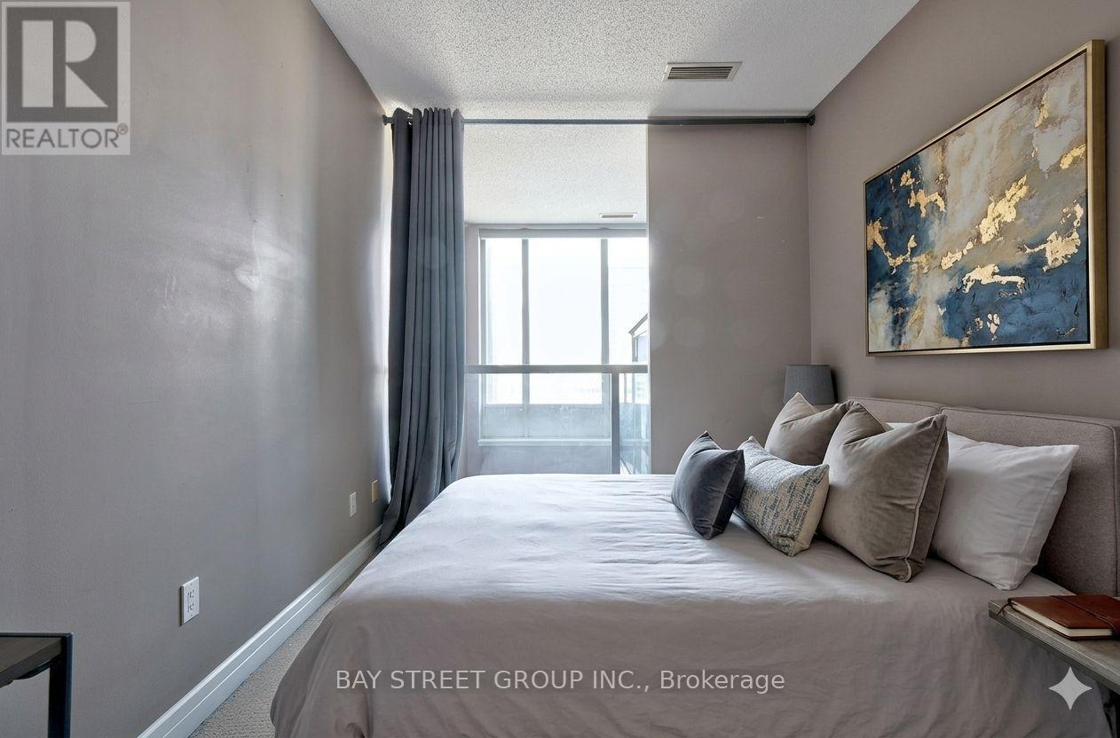 Uph3 - 1 Avondale Avenue, Toronto, Ontario  M2N 7J1 - Photo 2 - C12955704