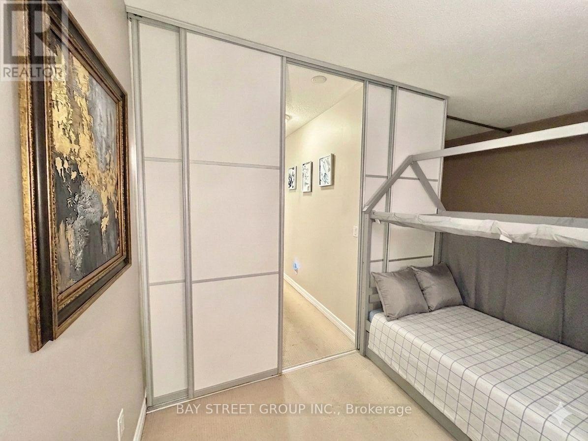 Uph3 - 1 Avondale Avenue, Toronto, Ontario  M2N 7J1 - Photo 3 - C12955704