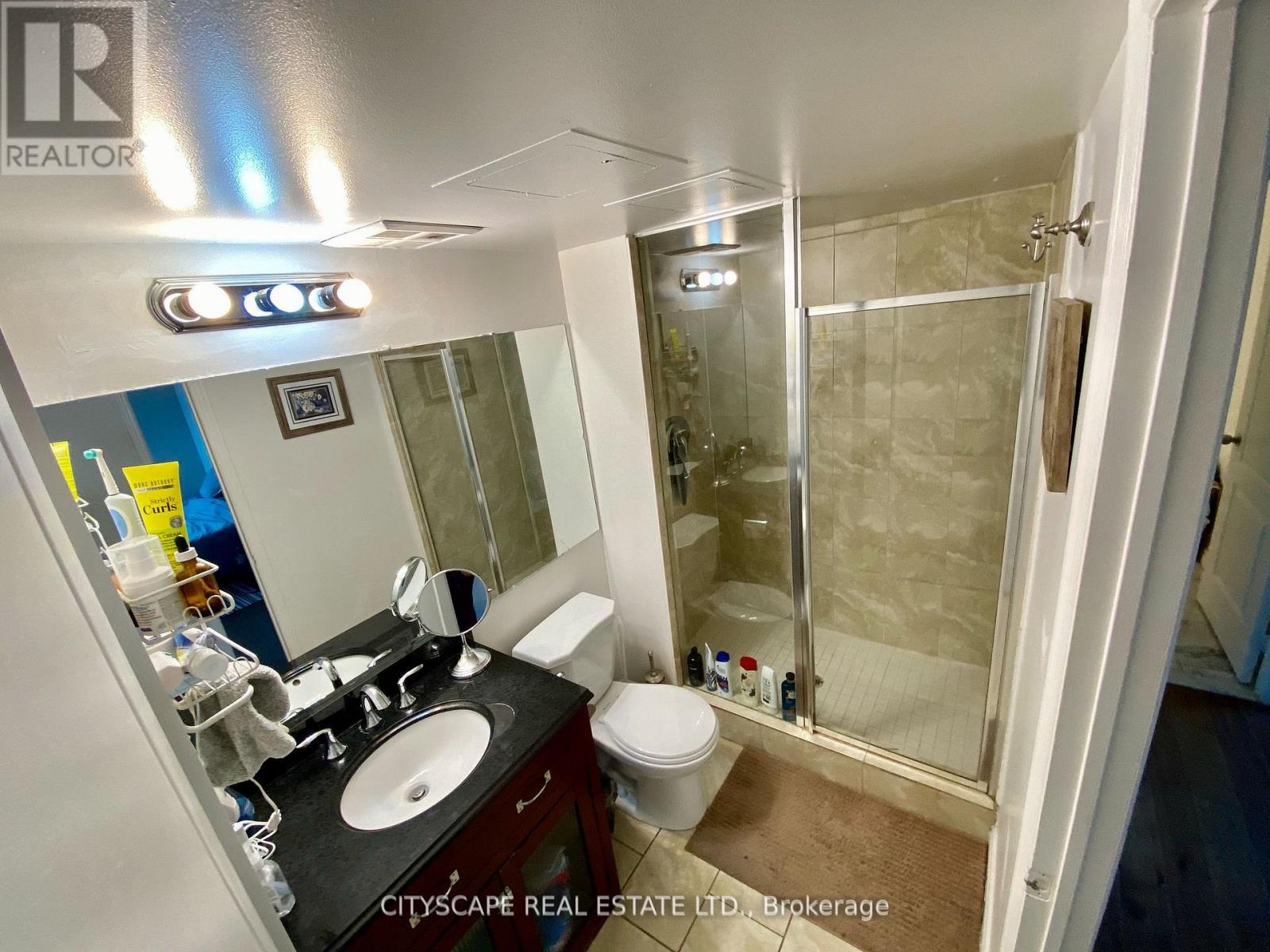 2501 - 50 Lombard Street, Toronto, Ontario  M5C 2X4 - Photo 11 - C12955716