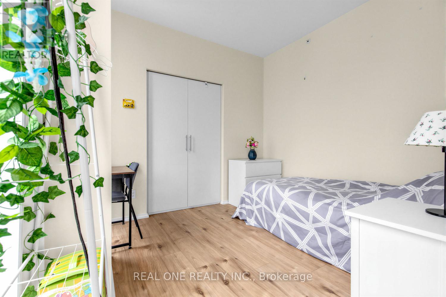 1804 - 75 St Nicholas Street, Toronto, Ontario  M4Y 0A5 - Photo 10 - C12955730