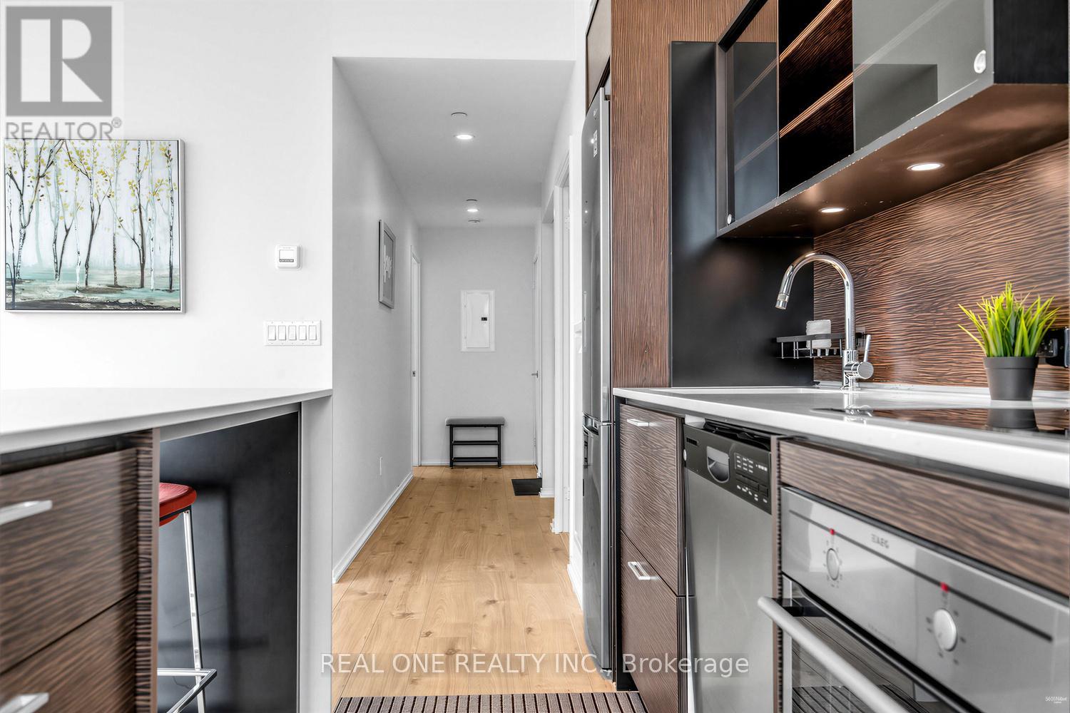 1804 - 75 St Nicholas Street, Toronto, Ontario  M4Y 0A5 - Photo 5 - C12955730