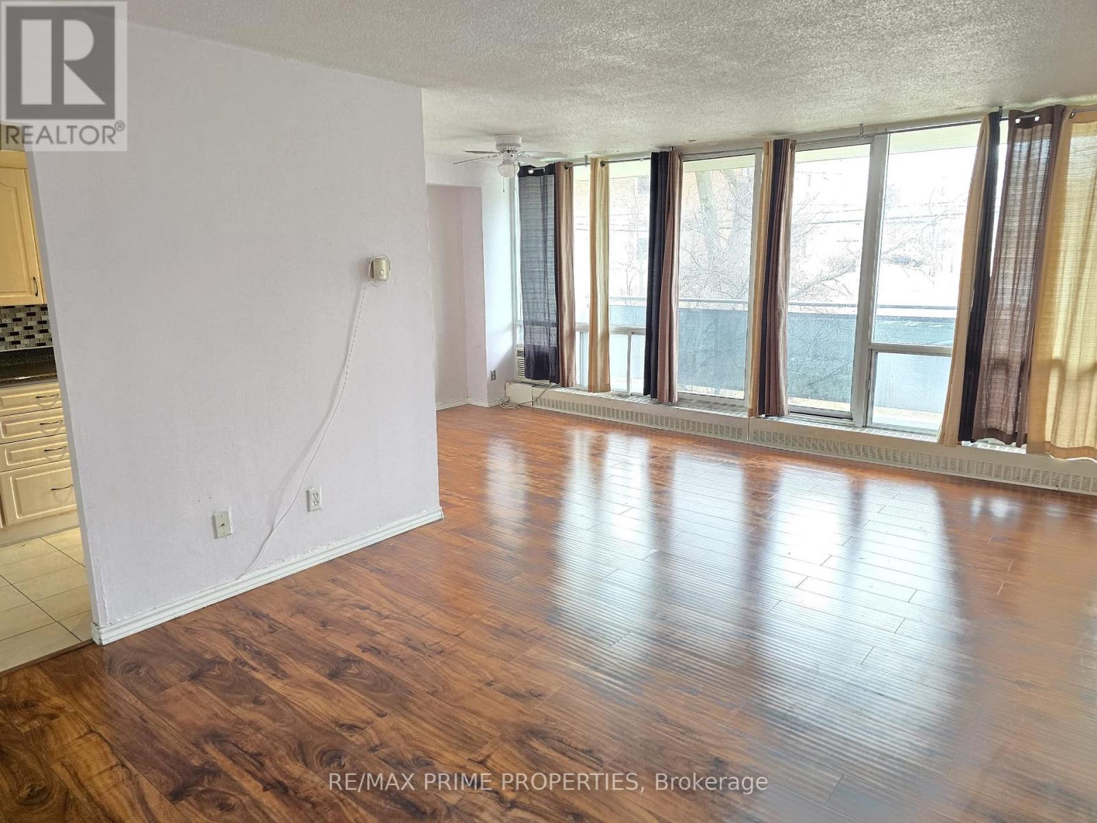 #214 - 10 Sunrise Avenue, Toronto, Ontario  M4A 2R1 - Photo 5 - C12955746