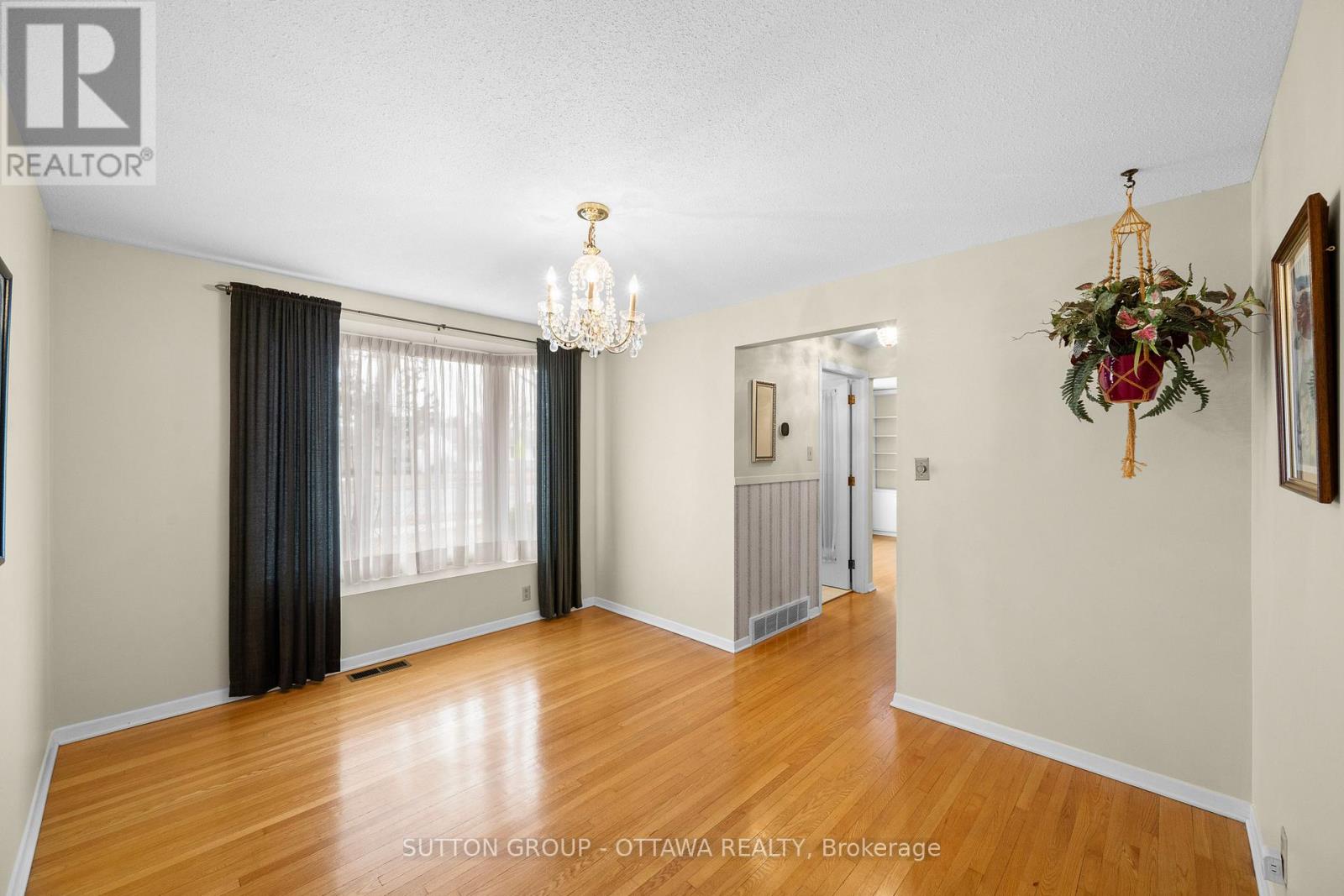 2391 Ogilvie Road, Ottawa, Ontario  K1J 7N4 - Photo 10 - X12955658
