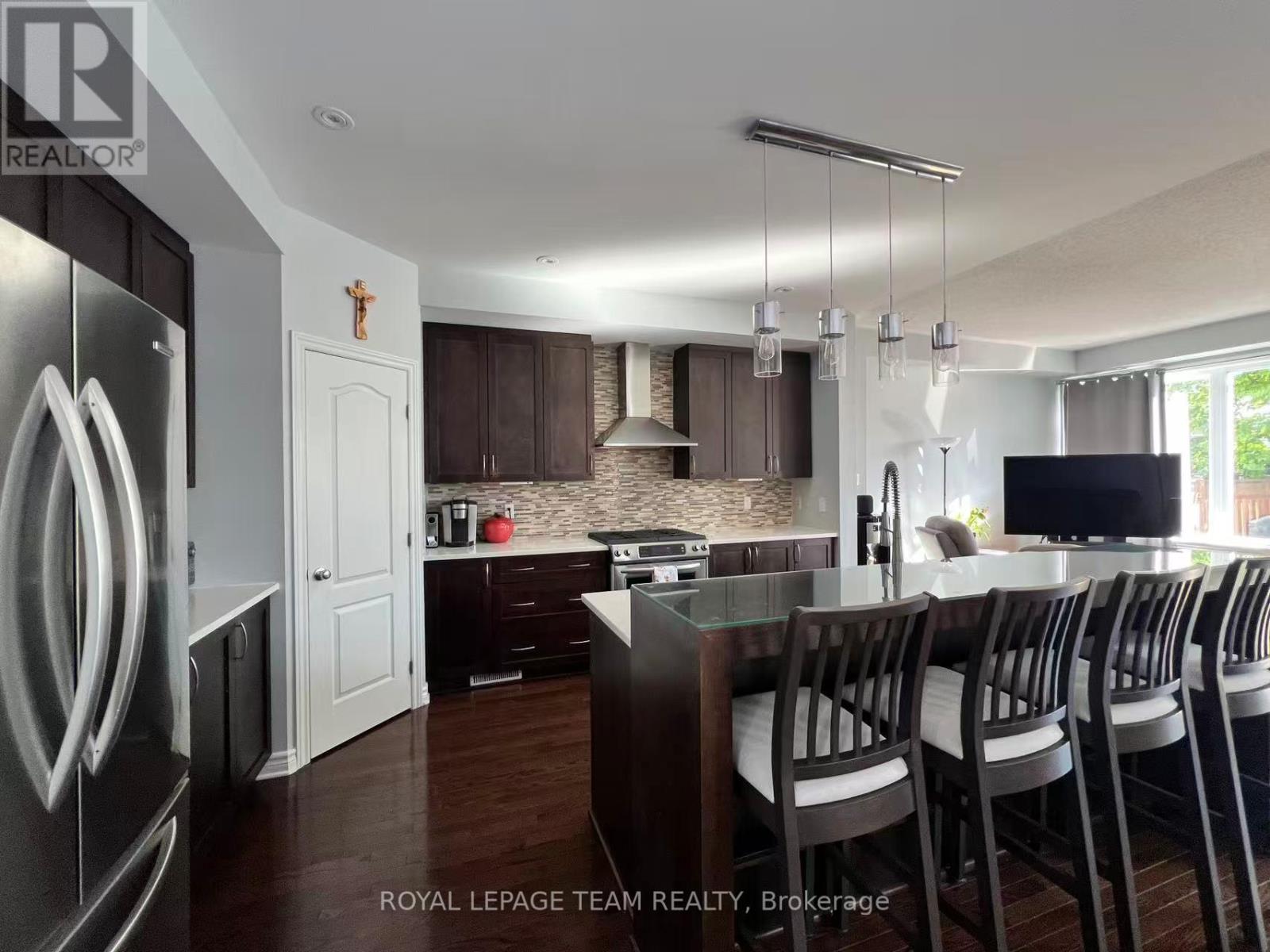 1097 Northgraves Crescent, Ottawa, Ontario  K2M 0C6 - Photo 12 - X12955754