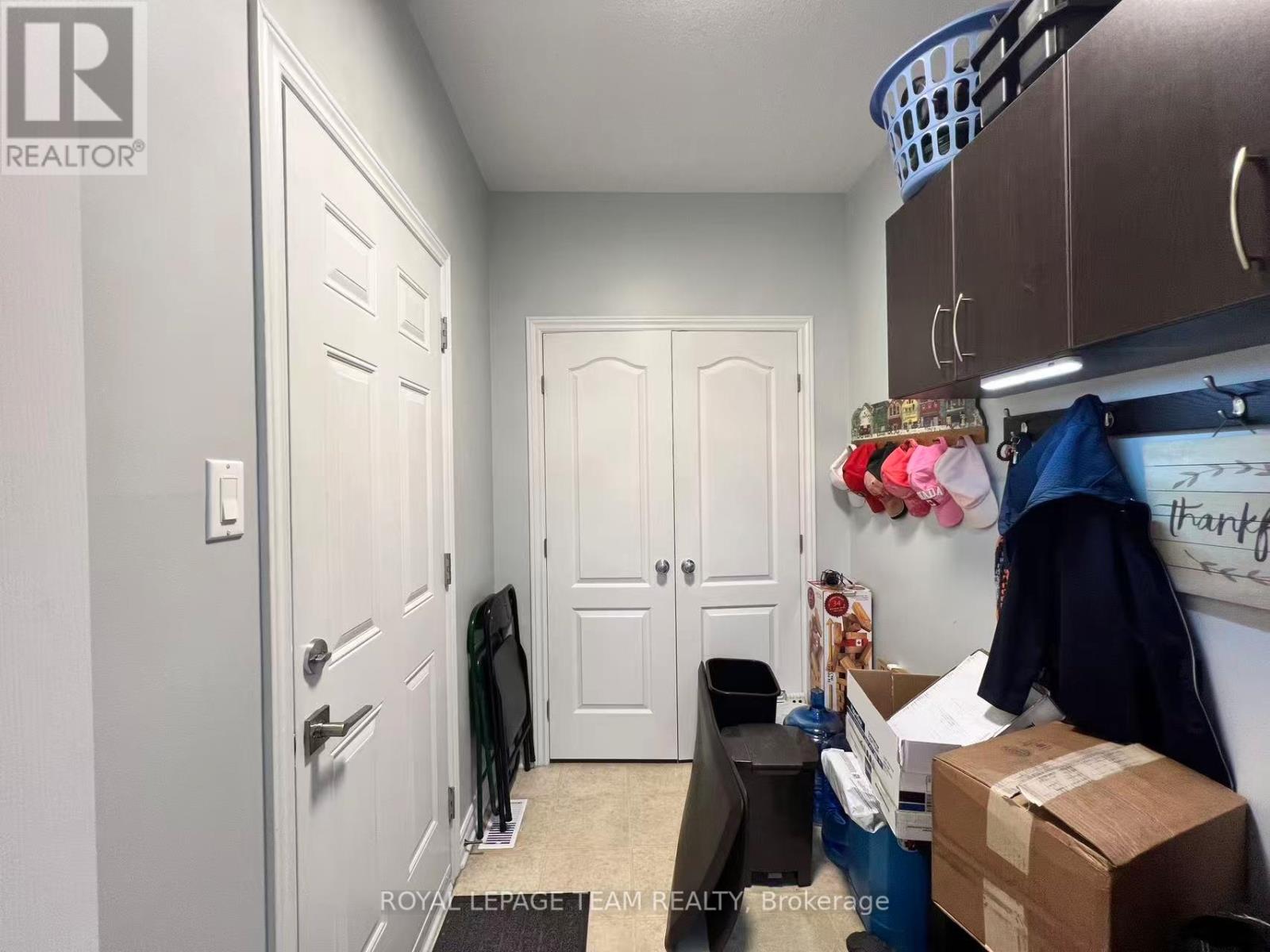 1097 Northgraves Crescent, Ottawa, Ontario  K2M 0C6 - Photo 14 - X12955754