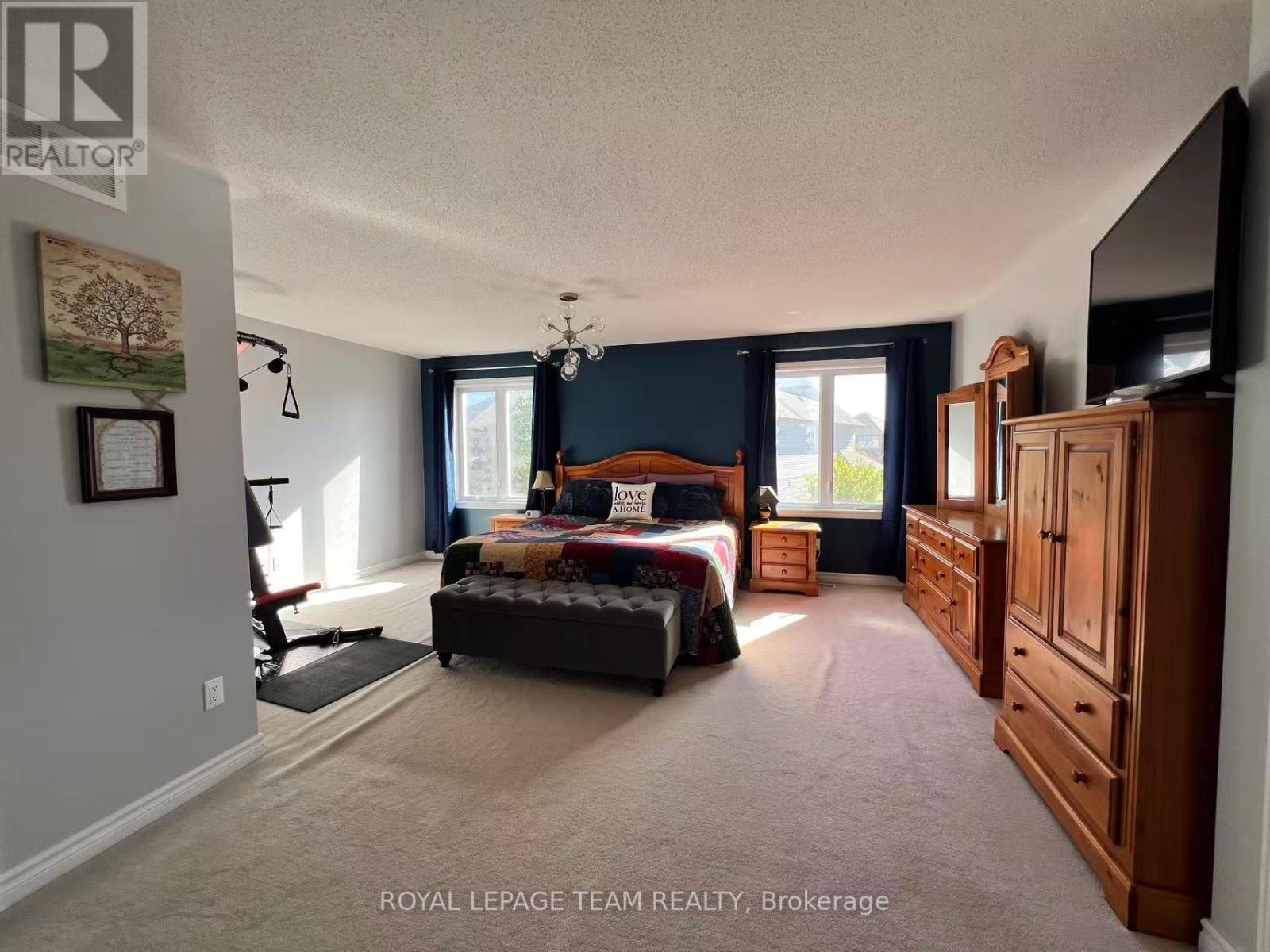 1097 Northgraves Crescent, Ottawa, Ontario  K2M 0C6 - Photo 24 - X12955754