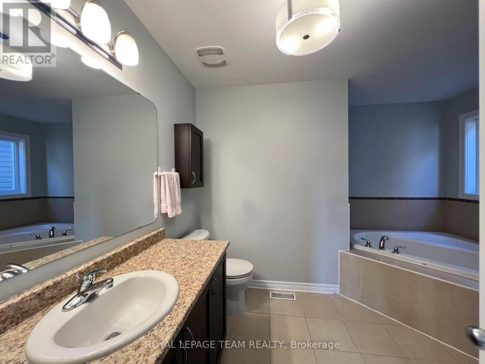 1097 Northgraves Crescent, Ottawa, Ontario  K2M 0C6 - Photo 25 - X12955754