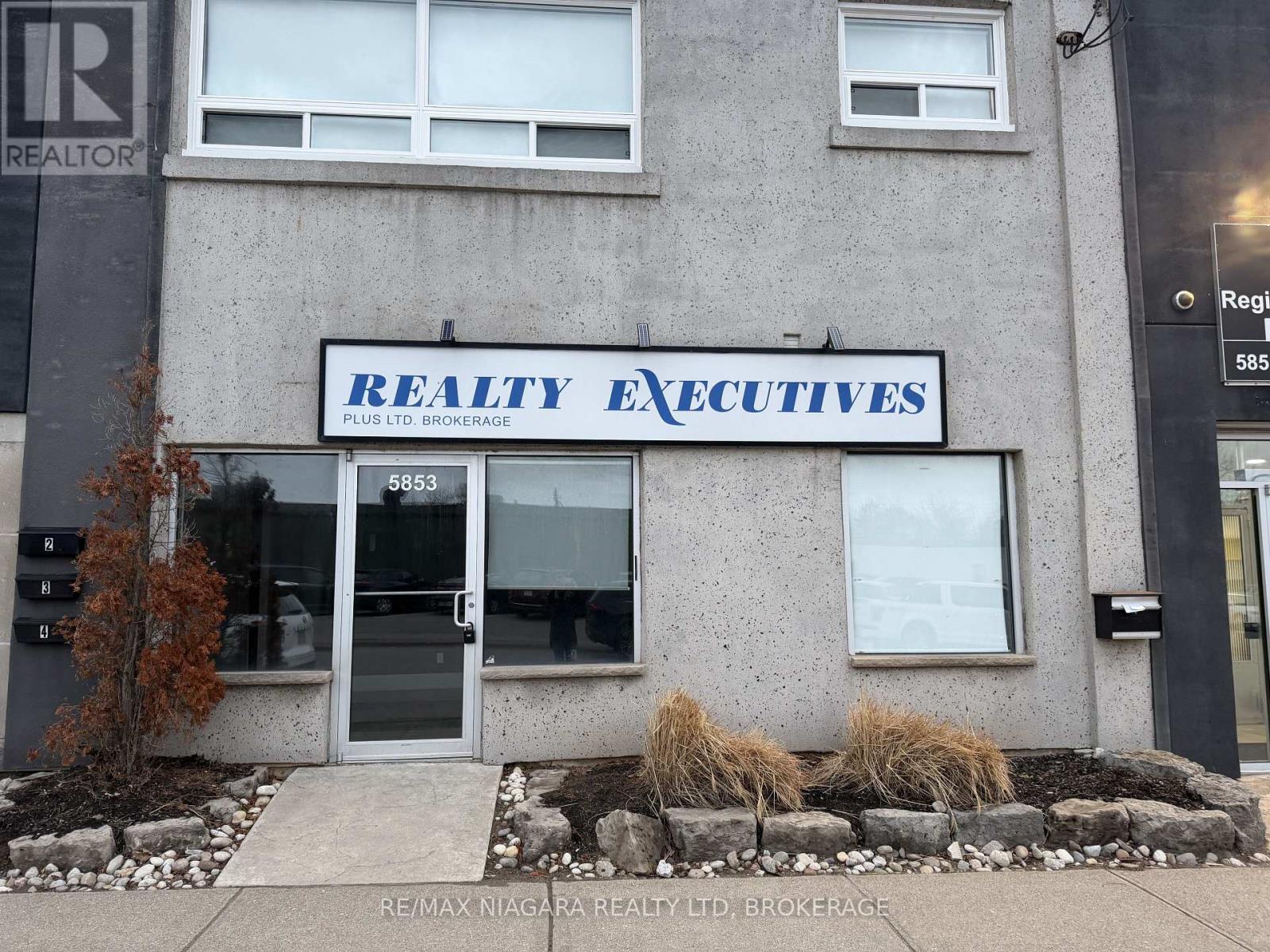 1 - 5853 ROYAL MANOR DRIVE, Niagara Falls, Ontario