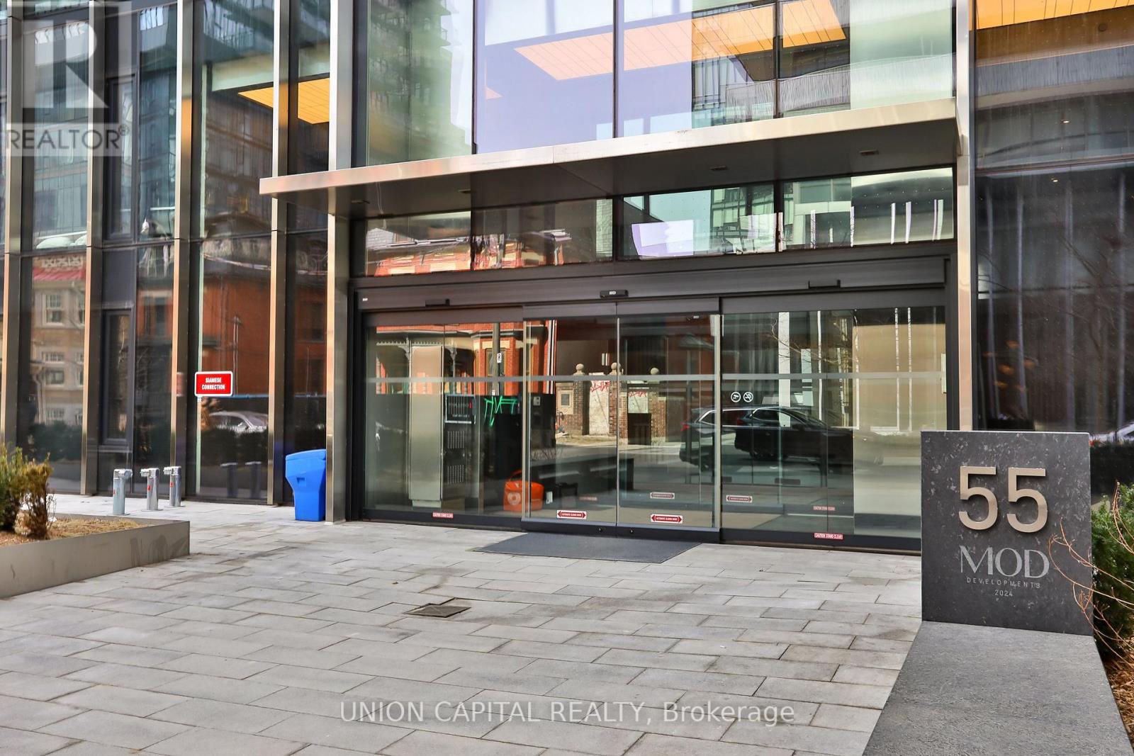 1406 - 55 Charles Street E, Toronto, Ontario  M4Y 0J1 - Photo 2 - C12884670