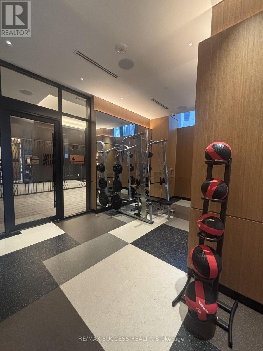 1610 - 60 Central Park Roadway, Toronto, Ontario  M9A 0E6 - Photo 11 - W12955654