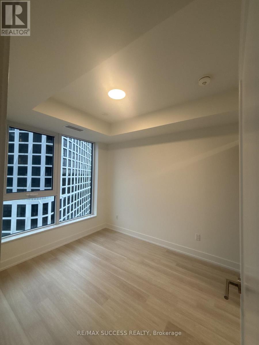 1610 - 60 Central Park Roadway, Toronto, Ontario  M9A 0E6 - Photo 18 - W12955654