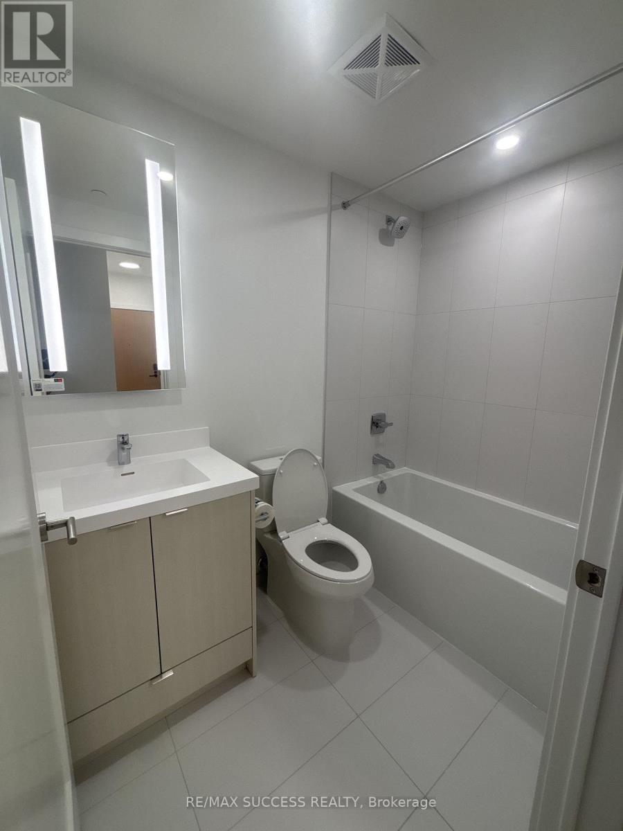 1610 - 60 Central Park Roadway, Toronto, Ontario  M9A 0E6 - Photo 22 - W12955654