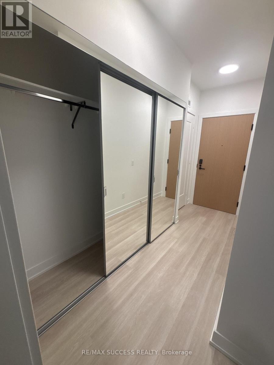 1610 - 60 Central Park Roadway, Toronto, Ontario  M9A 0E6 - Photo 23 - W12955654