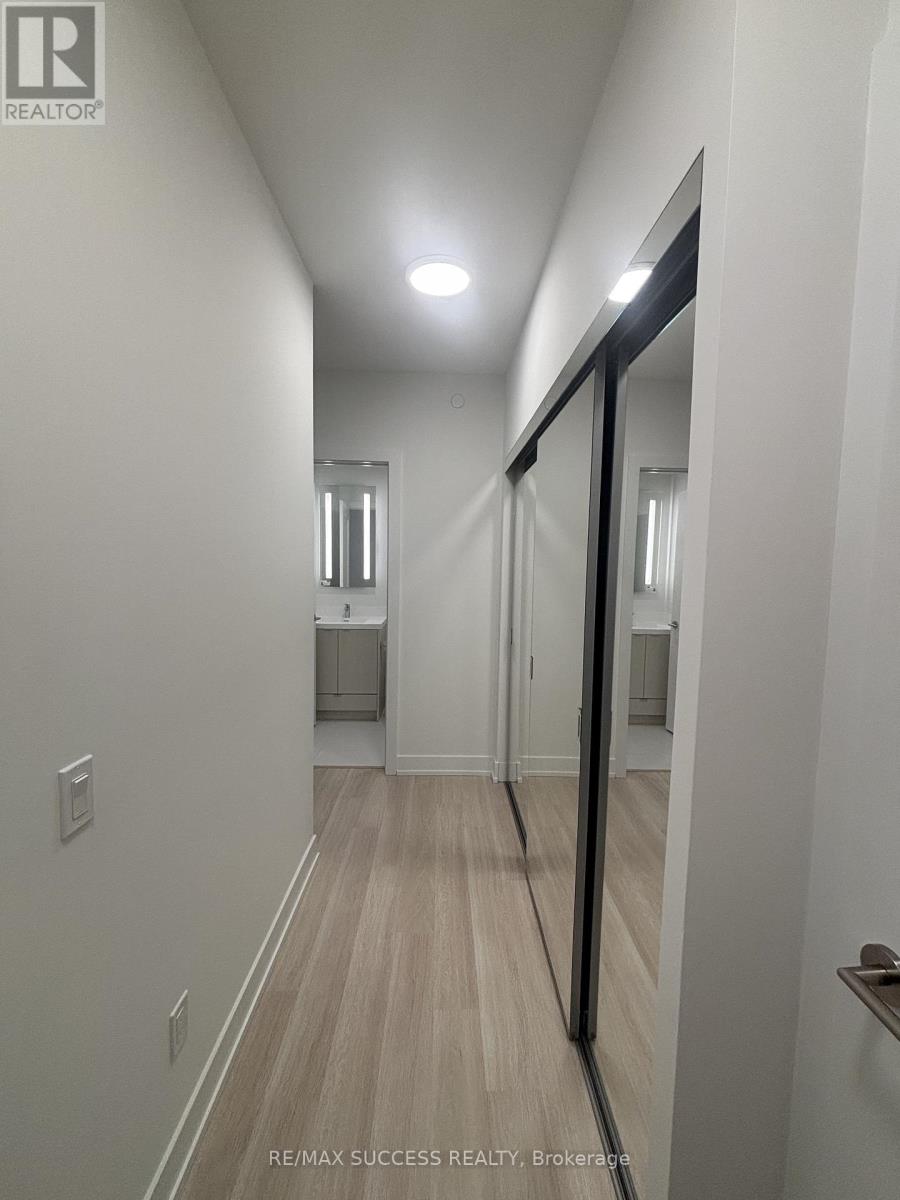 1610 - 60 Central Park Roadway, Toronto, Ontario  M9A 0E6 - Photo 25 - W12955654