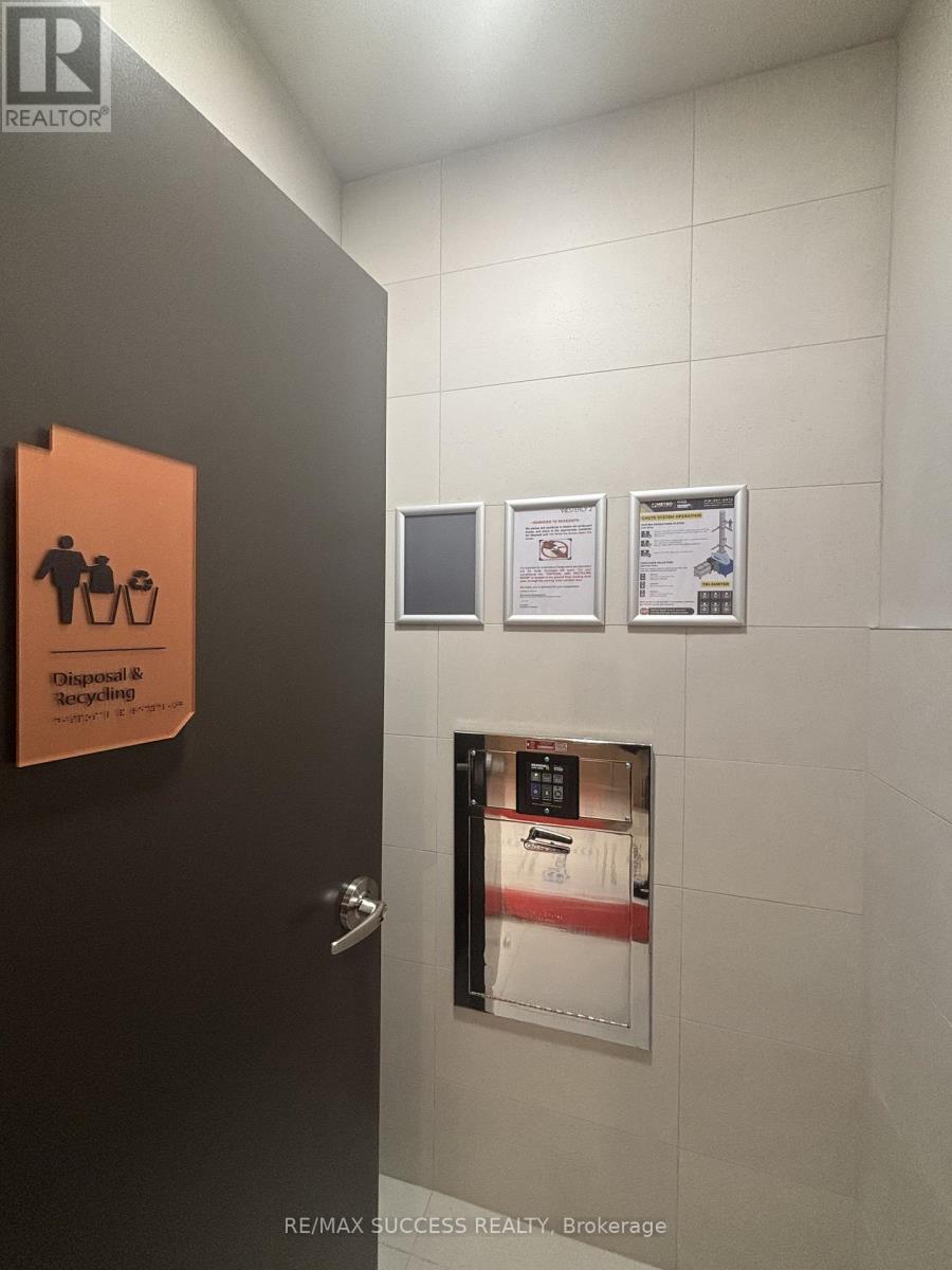 1610 - 60 Central Park Roadway, Toronto, Ontario  M9A 0E6 - Photo 26 - W12955654