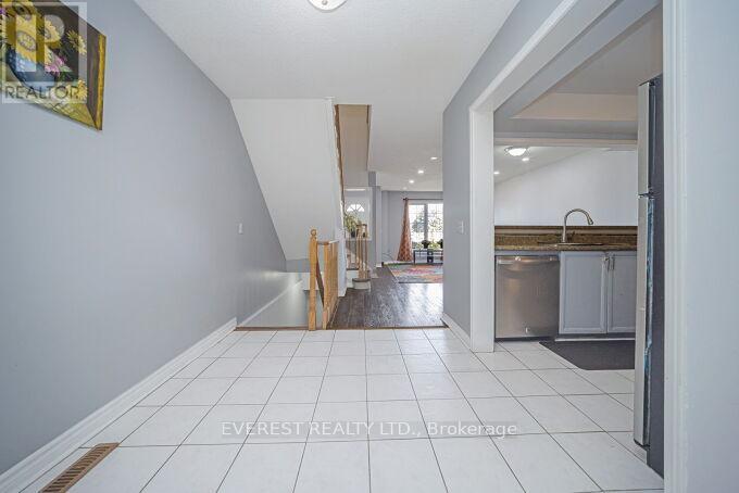 127 - 2 Sir Lou Drive, Brampton, Ontario  L6Y 5A8 - Photo 6 - W12955656