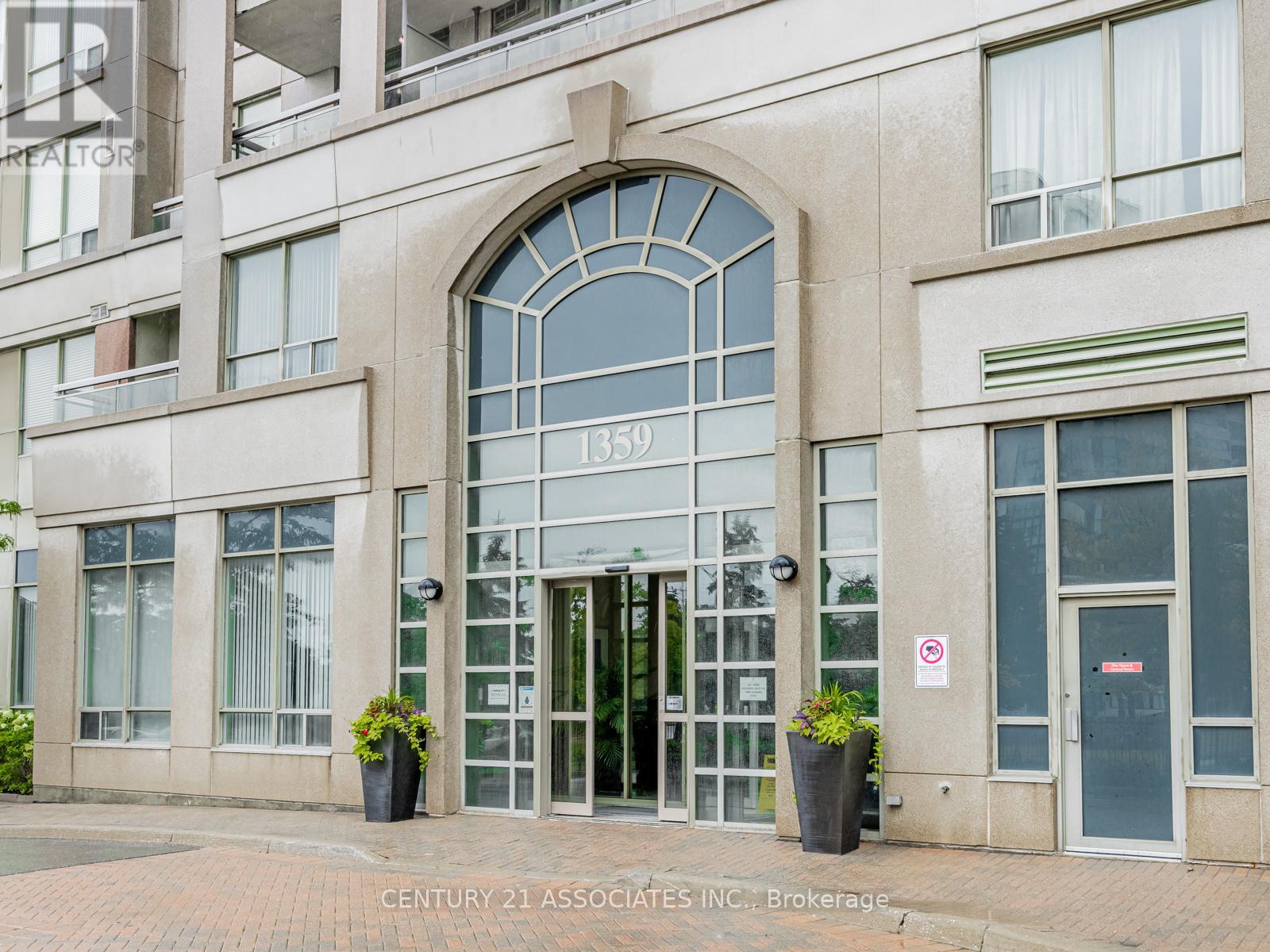 705 - 1359 Rathburn Road E, Mississauga, Ontario  L4W 5P7 - Photo 2 - W12955760