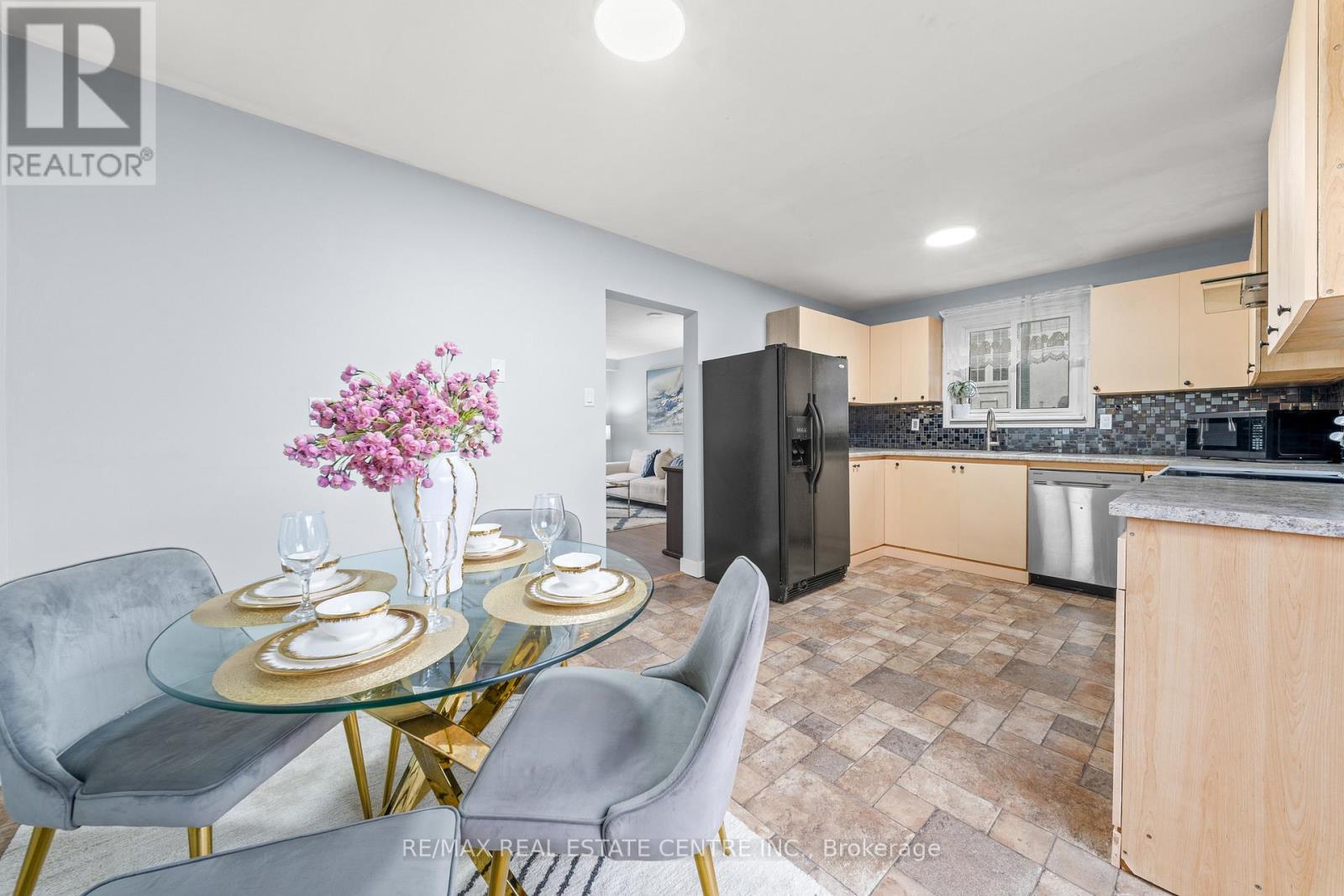 101 Griselda Crescent, Brampton, Ontario  L6S 1M4 - Photo 17 - W12955762