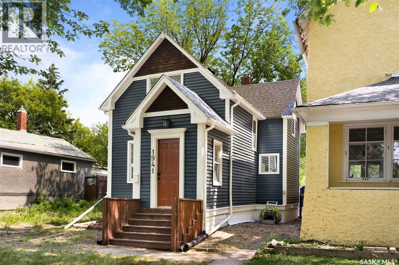 1941 Montague Street, Regina, Saskatchewan  S4T 3J6 - Photo 2 - SK032014
