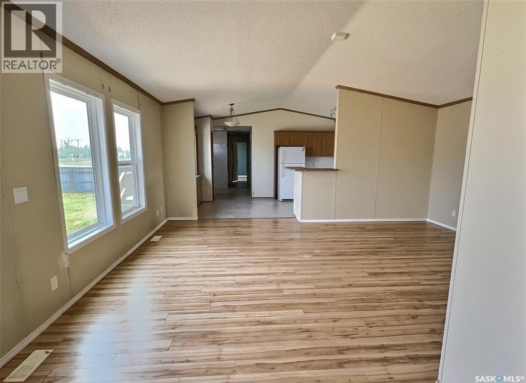 92 Foord Crescent, Macoun, Saskatchewan  S0C 1P0 - Photo 5 - SK032000