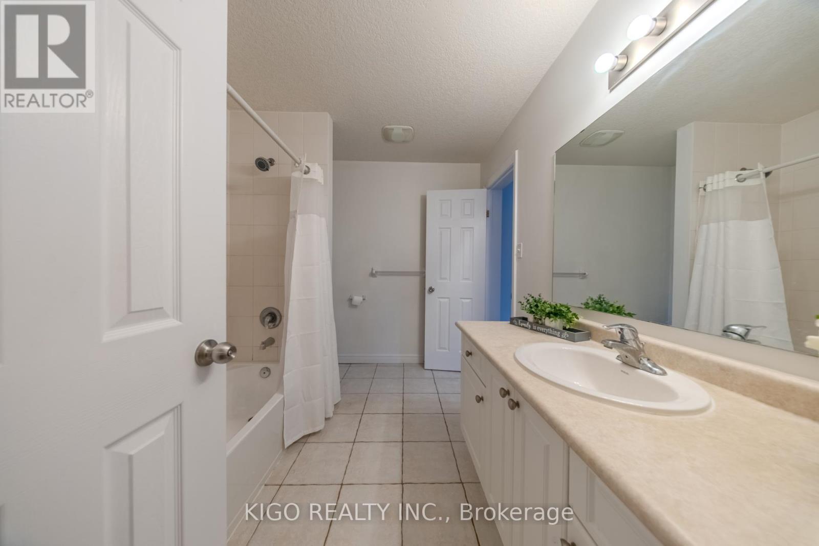 13 - 468 Doon South Drive, Kitchener, Ontario  N2P 0A2 - Photo 22 - X12955712