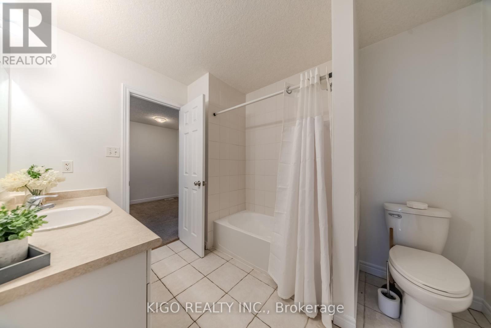 13 - 468 Doon South Drive, Kitchener, Ontario  N2P 0A2 - Photo 23 - X12955712