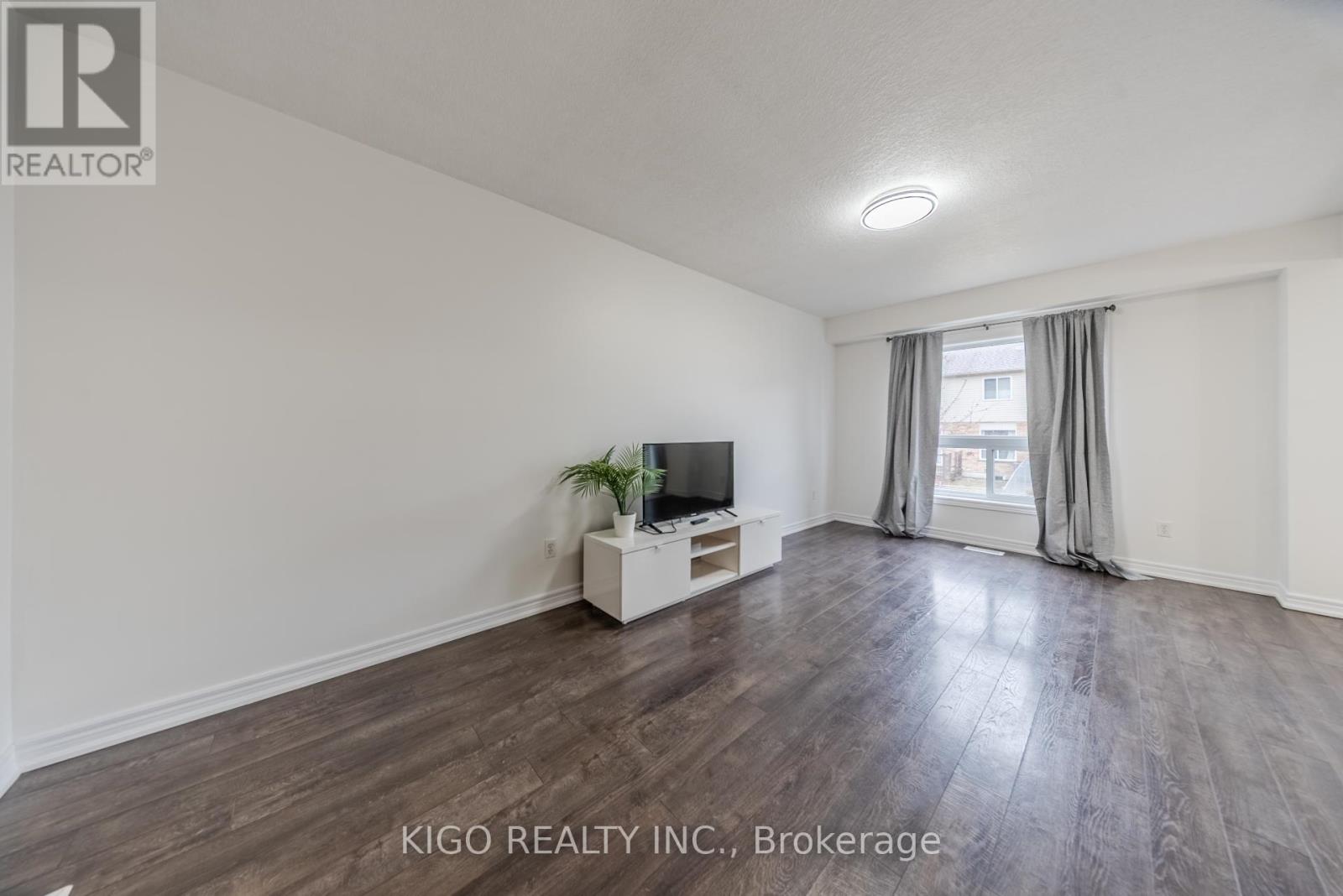 13 - 468 Doon South Drive, Kitchener, Ontario  N2P 0A2 - Photo 6 - X12955712