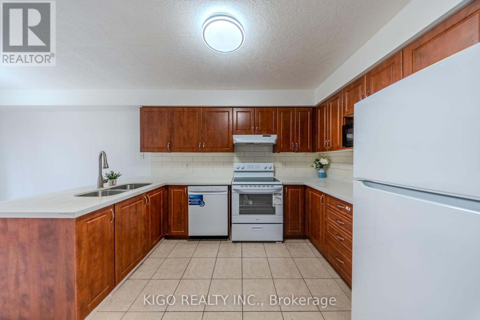 13 - 468 Doon South Drive, Kitchener, Ontario  N2P 0A2 - Photo 9 - X12955712