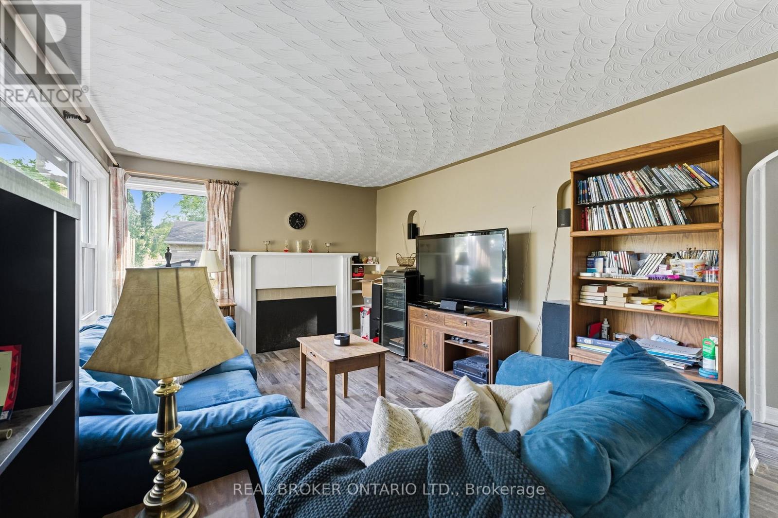 36 Gibson Drive, Norfolk, Ontario  N3Y 3L3 - Photo 5 - X12955718