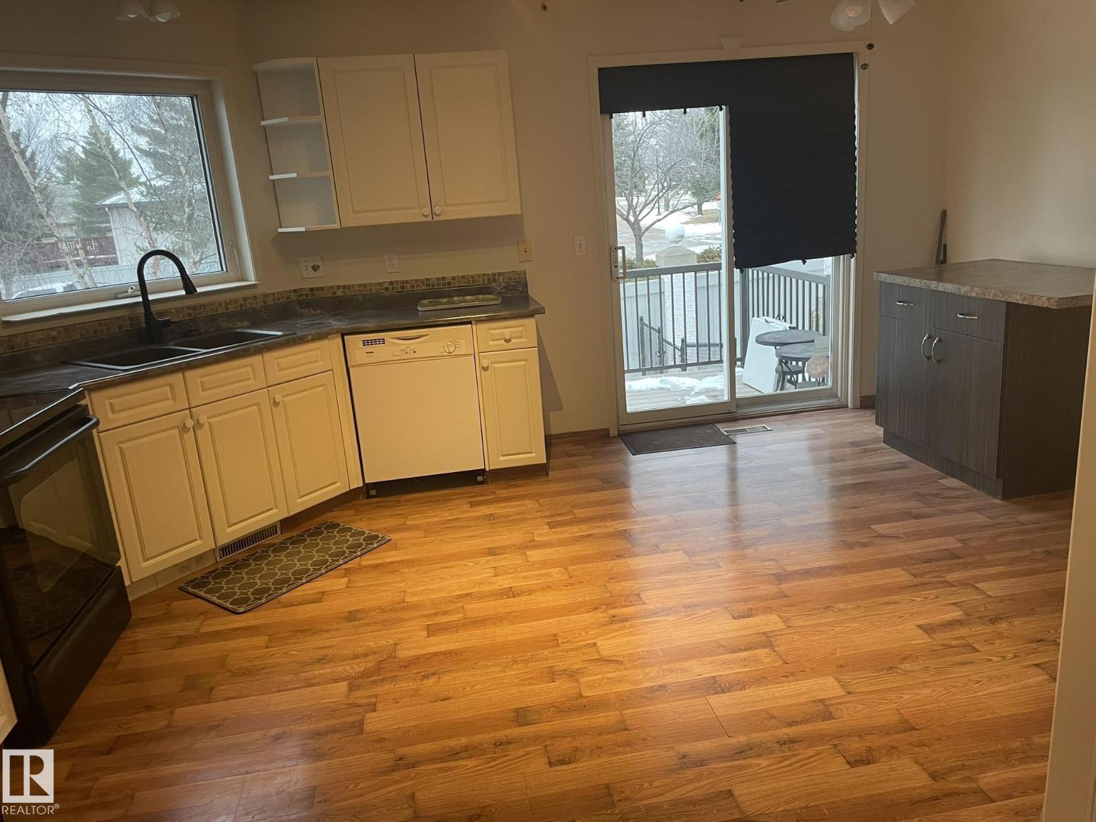 #2 1295 Carter Crest Rd Nw, Edmonton, Alberta  T5R 2N6 - Photo 2 - E4470573