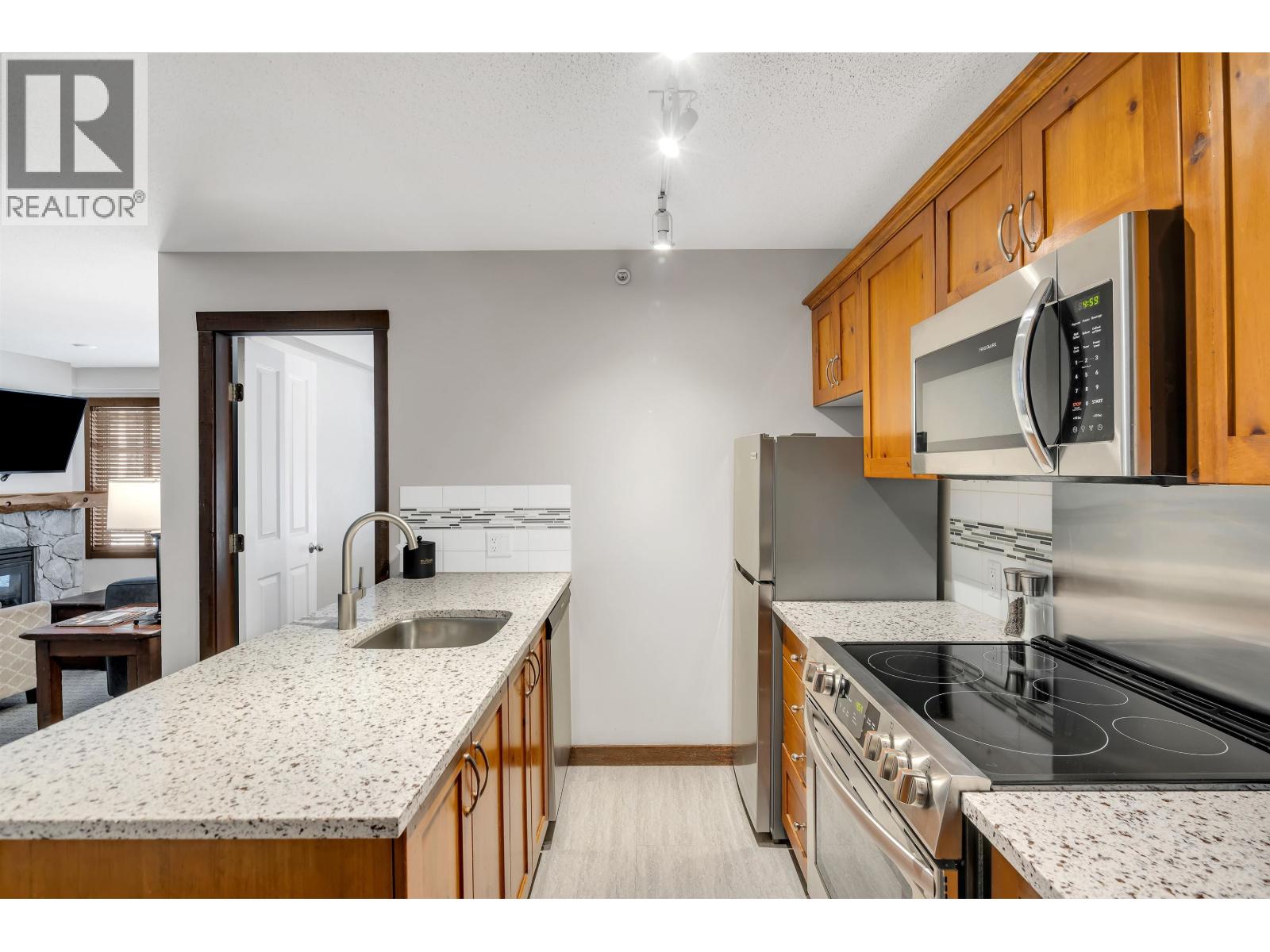 424 4899 Painted Cliff Road, Whistler, British Columbia  V8E 1E2 - Photo 9 - R3106164