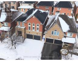 26 CARNOUSTIE CRESCENT, Richmond Hill, Ontario