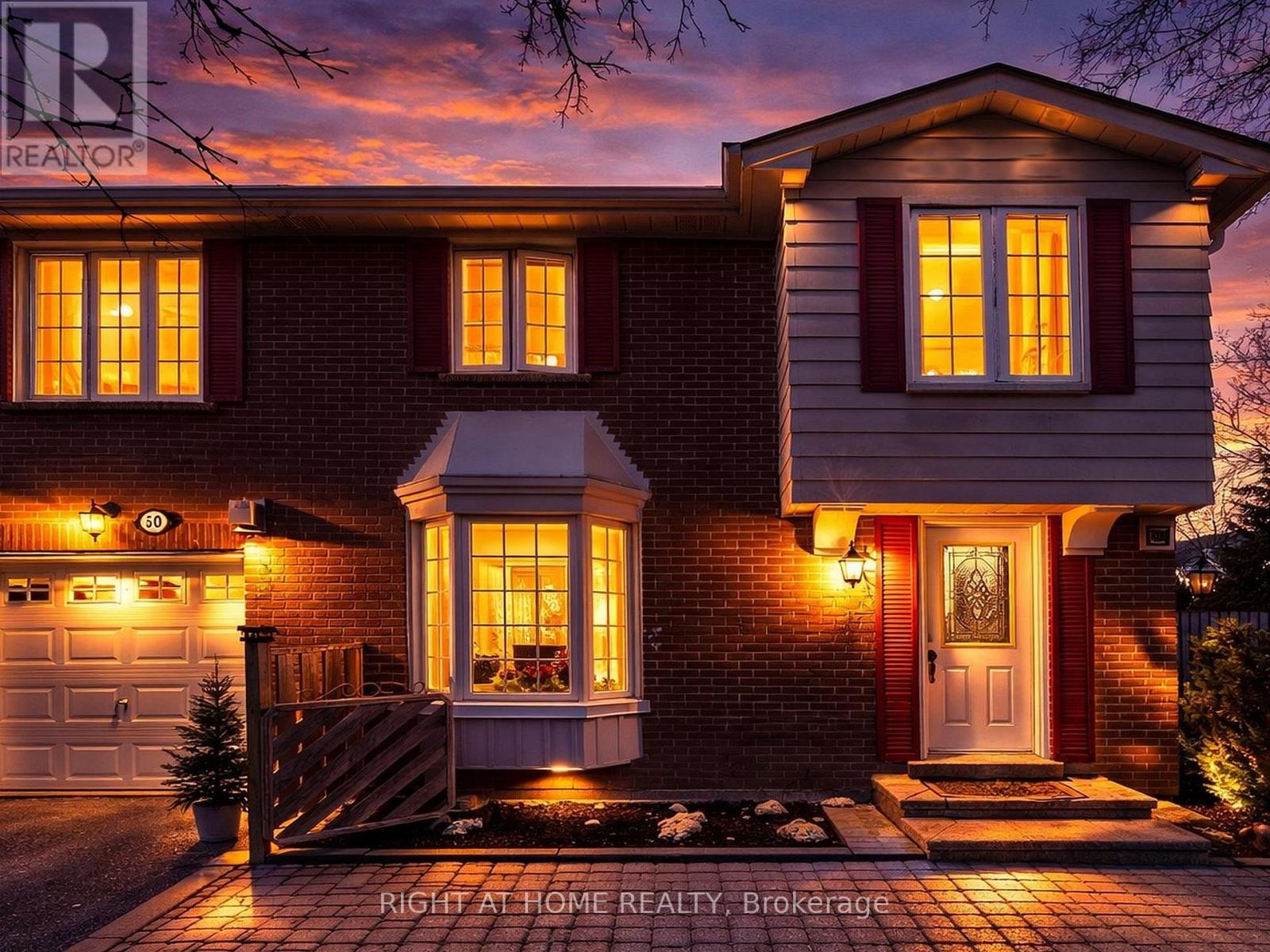 50 Rathfon Crescent, Richmond Hill, Ontario  L4C 5B7 - Photo 3 - N12898128