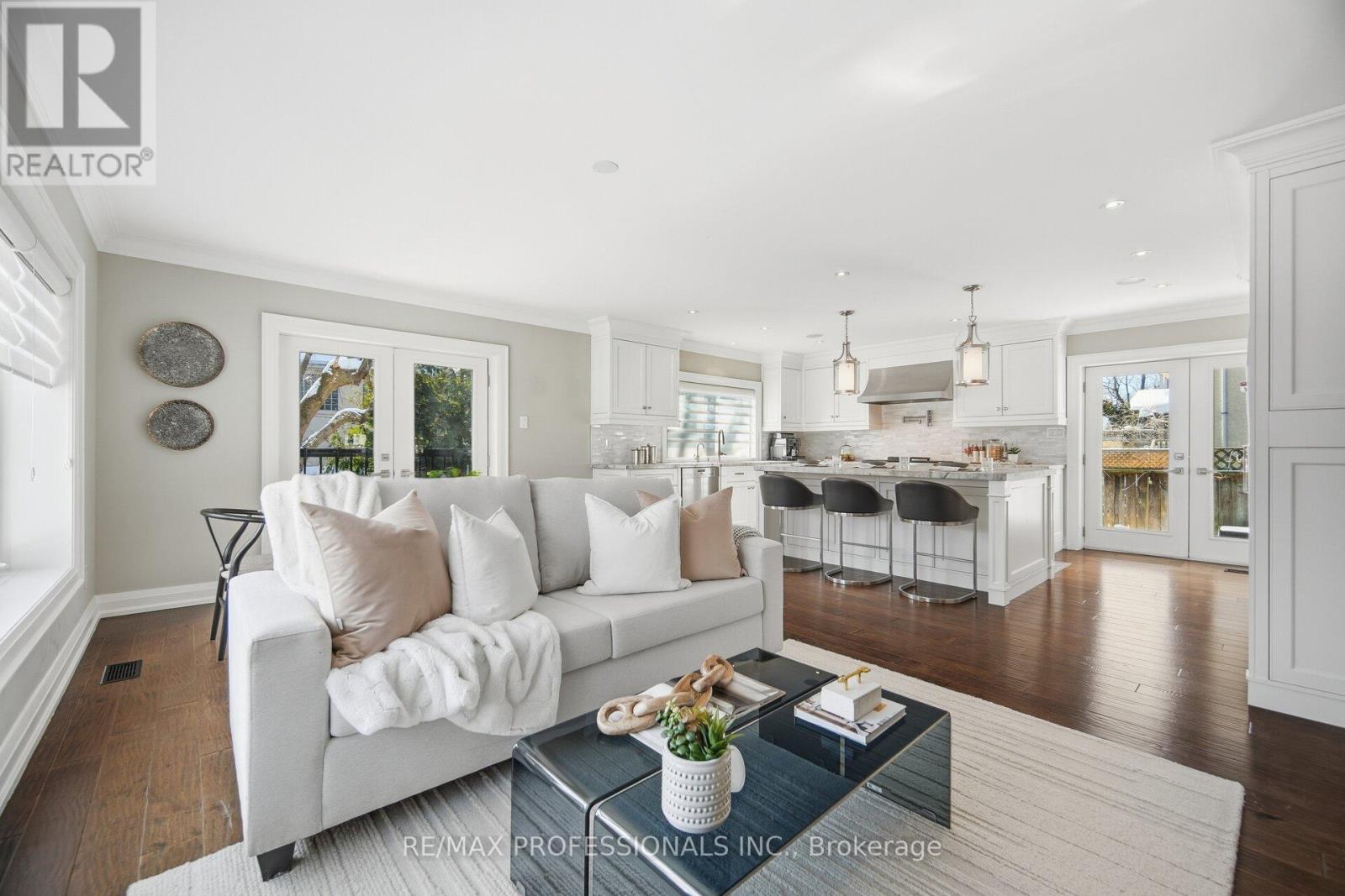 12 Walford Road, Toronto, Ontario  M8X 2P1 - Photo 10 - W12759510