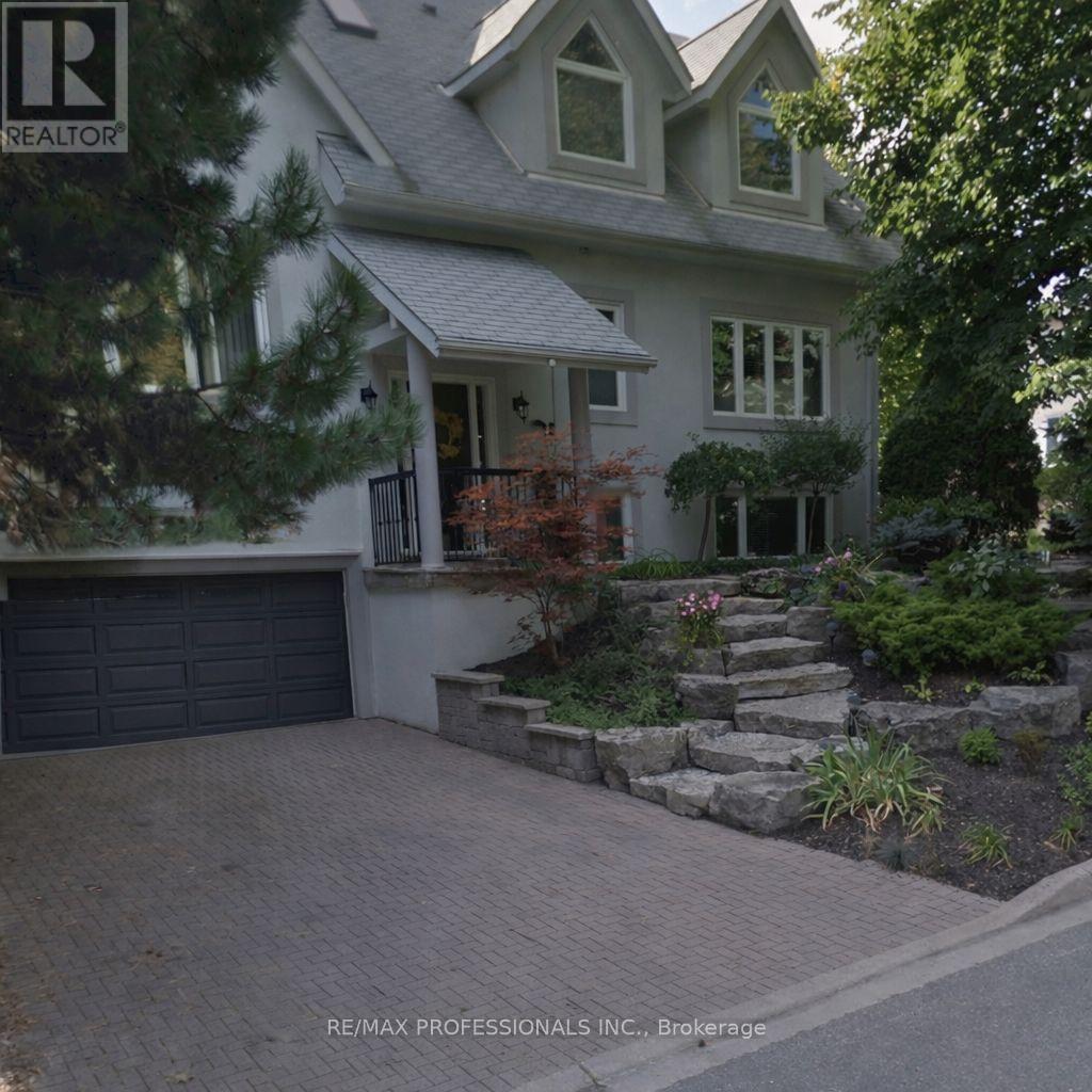 12 Walford Road, Toronto, Ontario  M8X 2P1 - Photo 2 - W12759510
