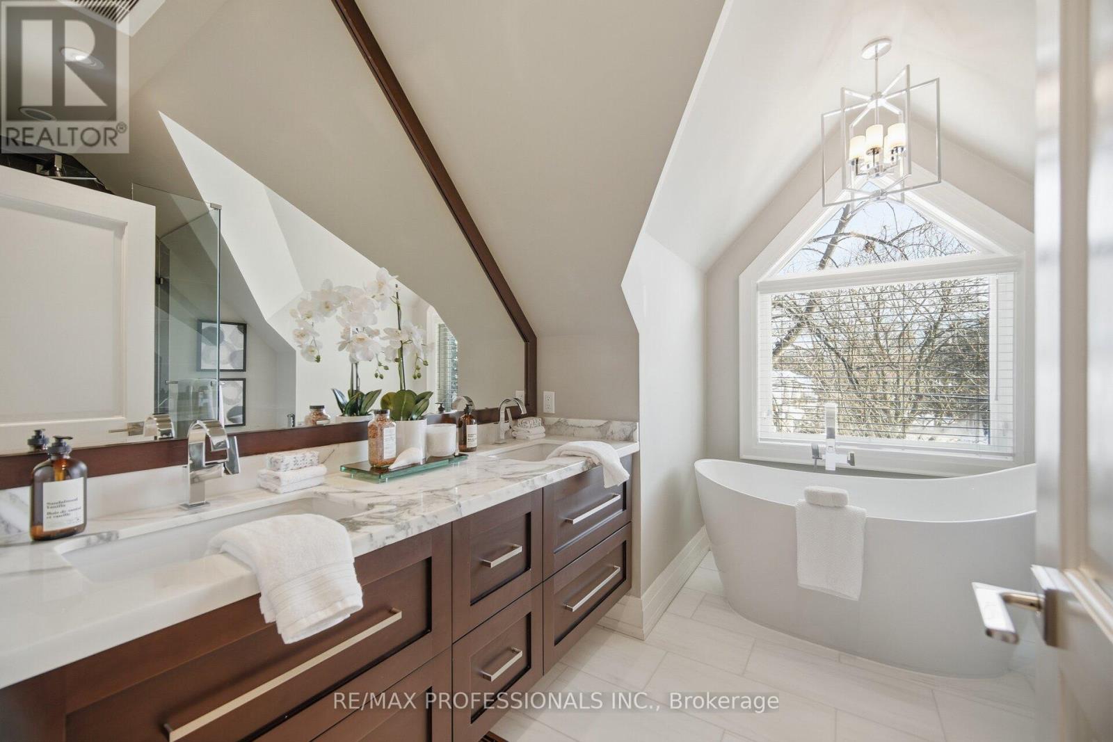 12 Walford Road, Toronto, Ontario  M8X 2P1 - Photo 23 - W12759510