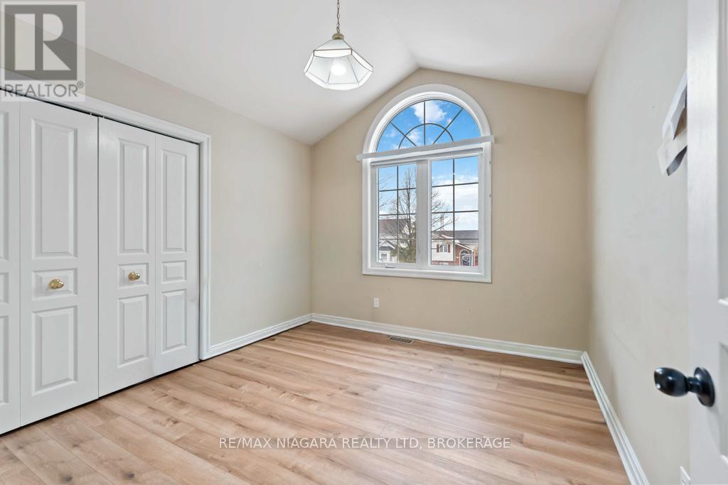 7874 Bishop Avenue, Niagara Falls, Ontario  L2H 3C6 - Photo 13 - X12784940