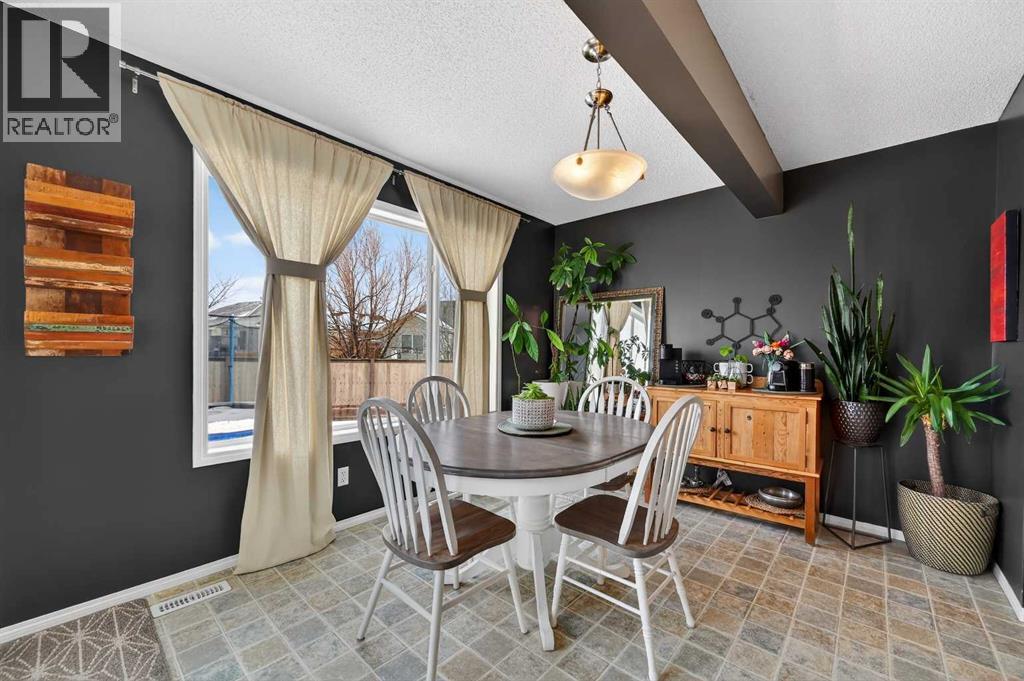 210 West Creek Bay, Chestermere, Alberta  T1X 1P6 - Photo 11 - A2297422