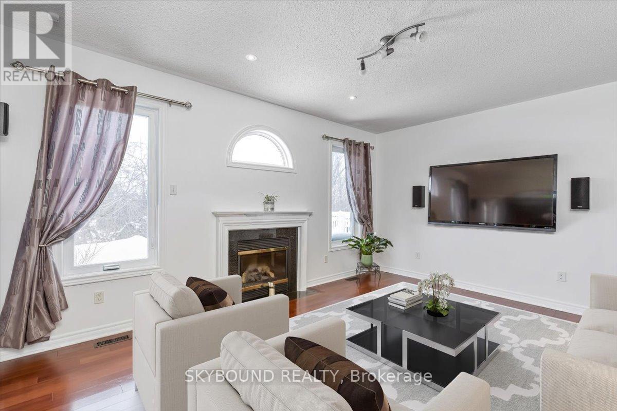 33 Lightheart Drive, Caledon, Ontario  L7C 1E3 - Photo 2 - W12740354