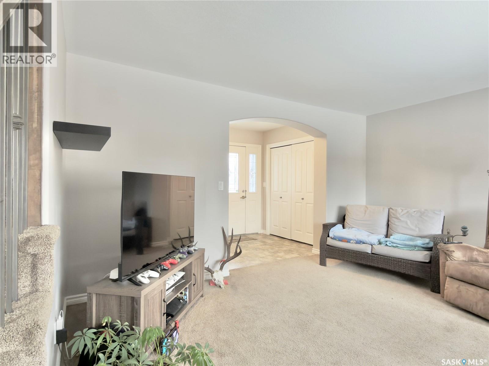 831 Korol Way, Saskatoon, Saskatchewan  S7R 0E4 - Photo 4 - SK032037